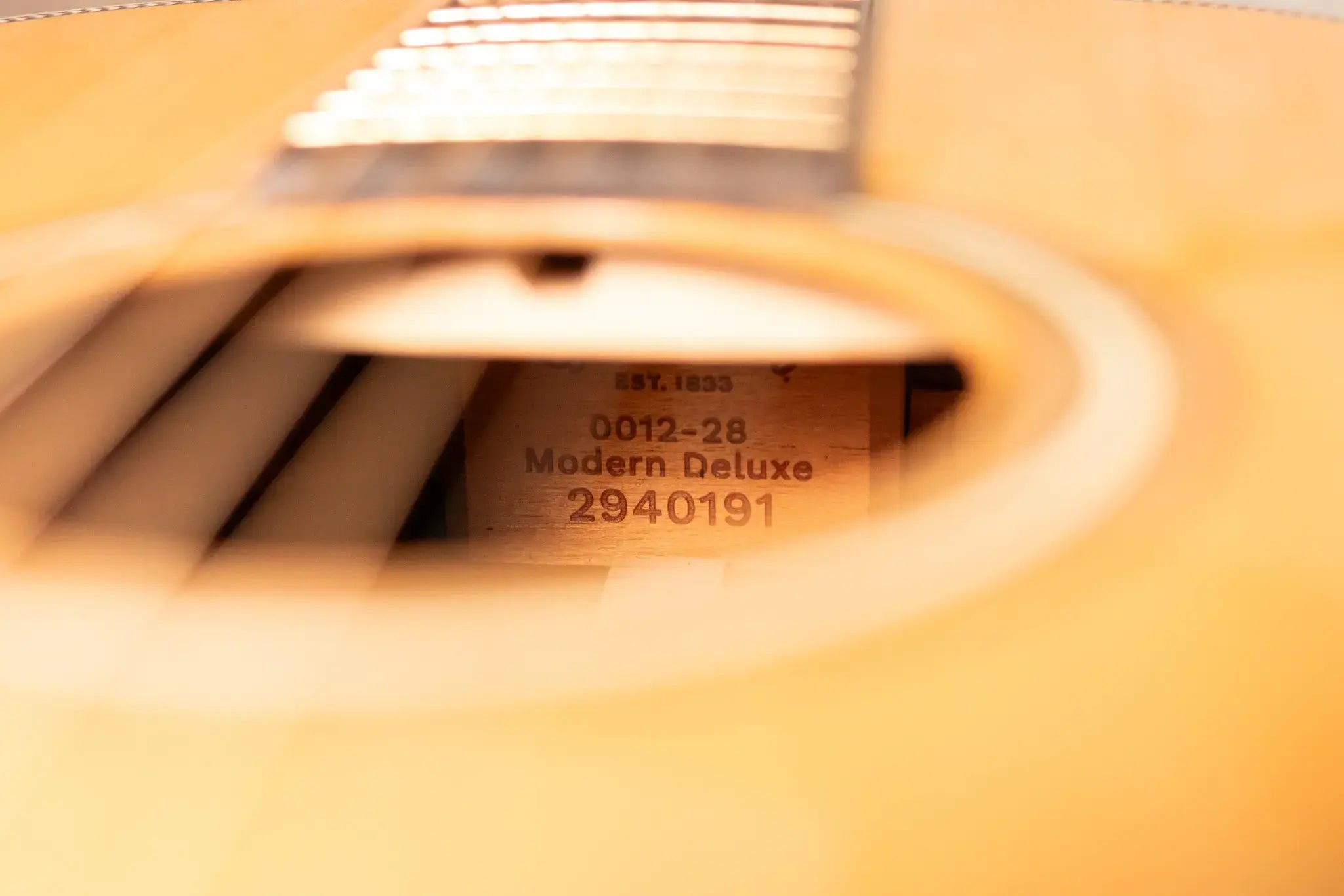 Martin 0012-28 Modern Deluxe 12-Fret Acoustic Guitar with Hardshell Case