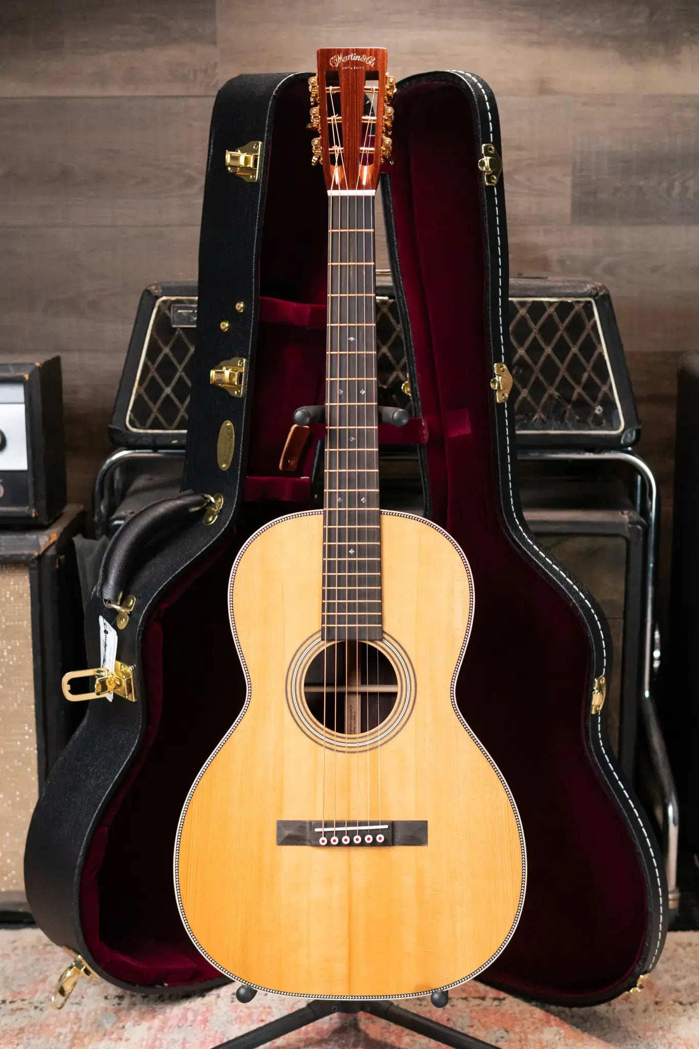 Martin 0012-28 Modern Deluxe 12-Fret Acoustic Guitar with Hardshell Case