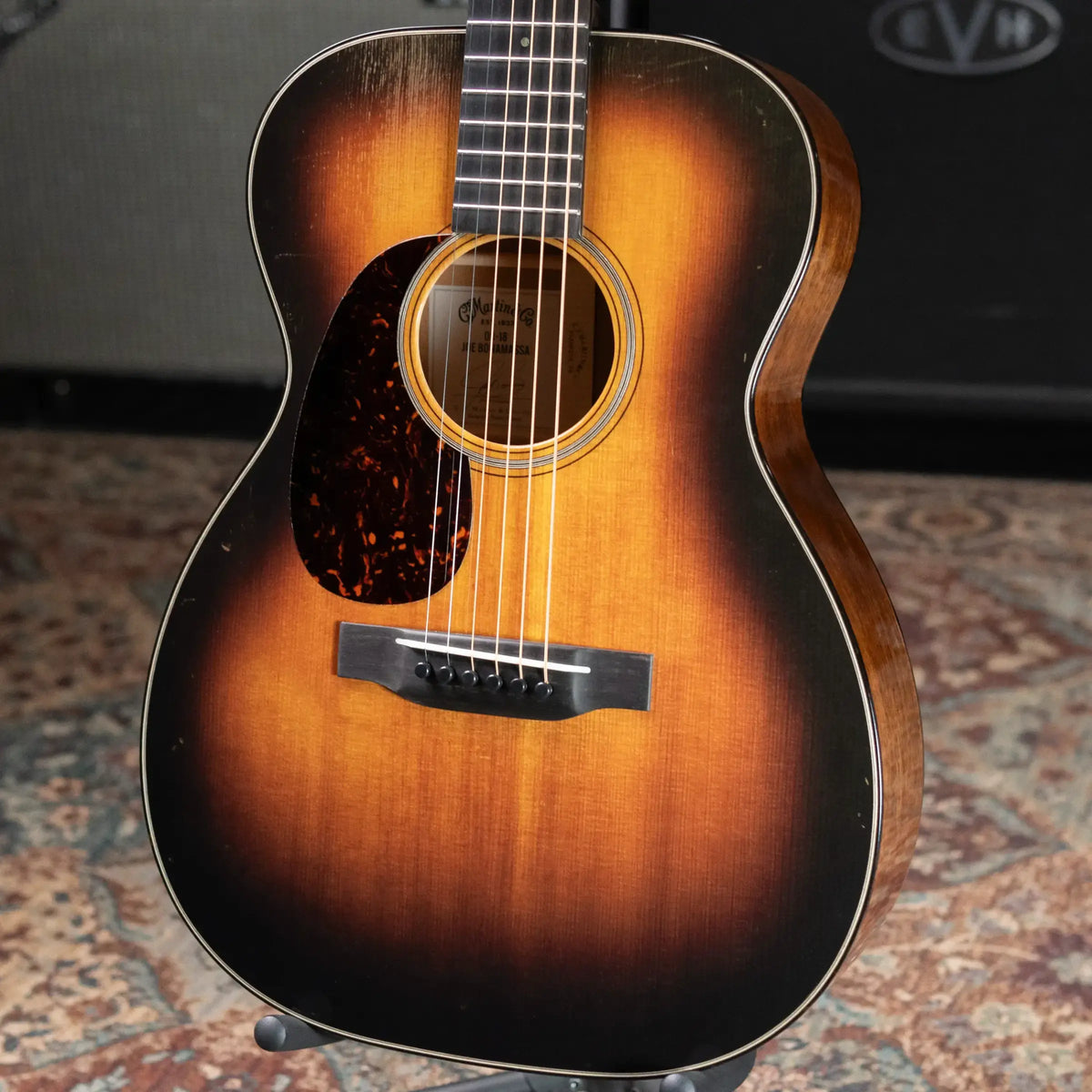 Martin 00-18 Joe Bonamassa Signature Left-Handed Acoustic Guitar - 1937 Sunburst with Hardshell Case