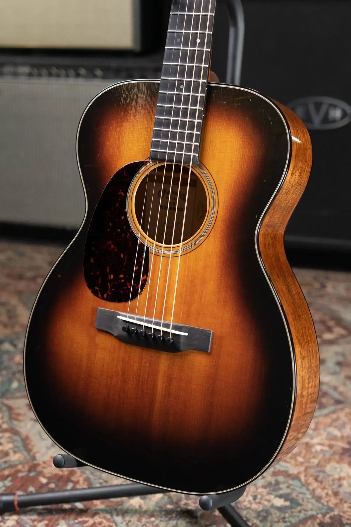 Martin 00-18 Joe Bonamassa Signature Left-Handed Acoustic Guitar - 1937 Sunburst with Hardshell Case