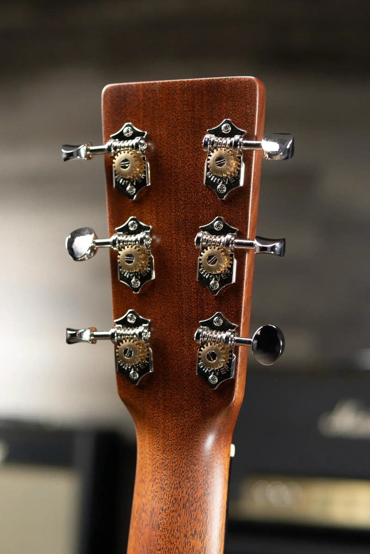 Martin 00-18 Joe Bonamassa Signature Left-Handed Acoustic Guitar - 1937 Sunburst with Hardshell Case