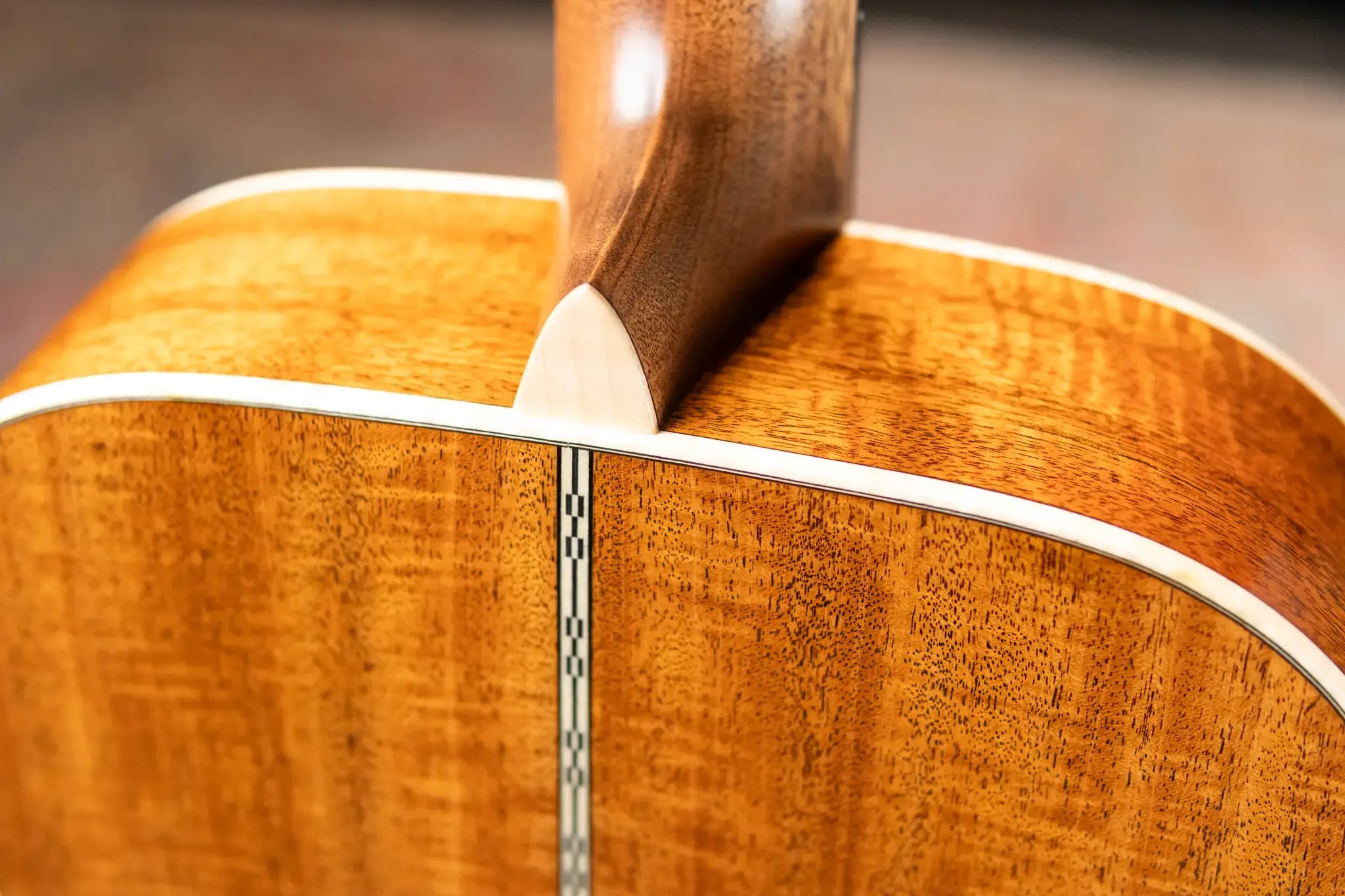 Martin Custom Shop Style 28 000-14F Acoustic Guitar - Flamed Mahogany/Western Red Cedar with Hardshell Case