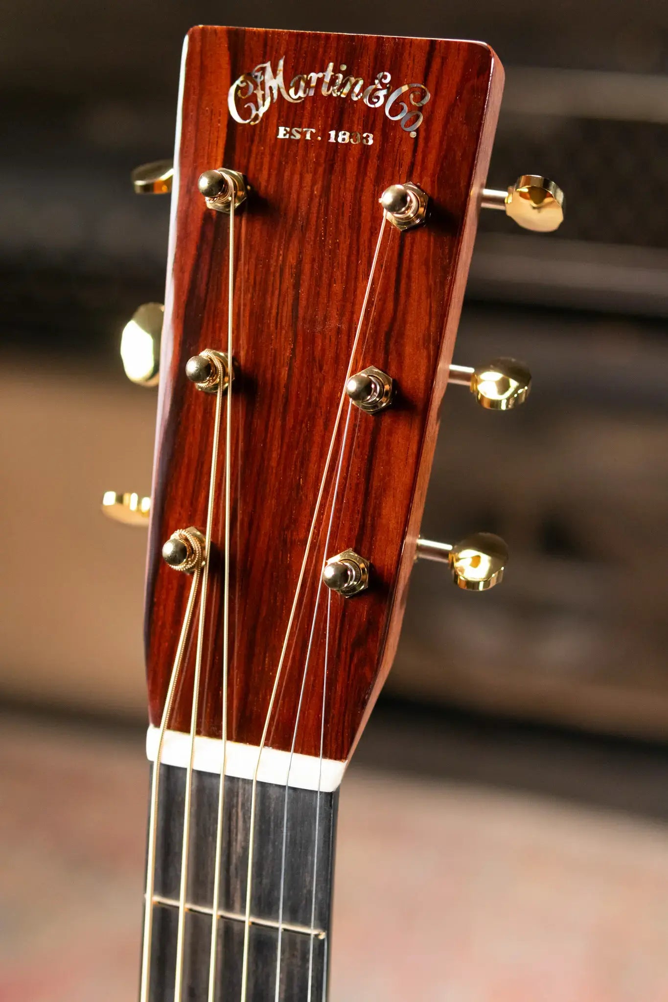 Martin Custom Shop 000 Style 28 Modern Deluxe Appointments Acoustic Guitar - Guatemalan Rosewood/Sinker Redwood with Hardshell Case