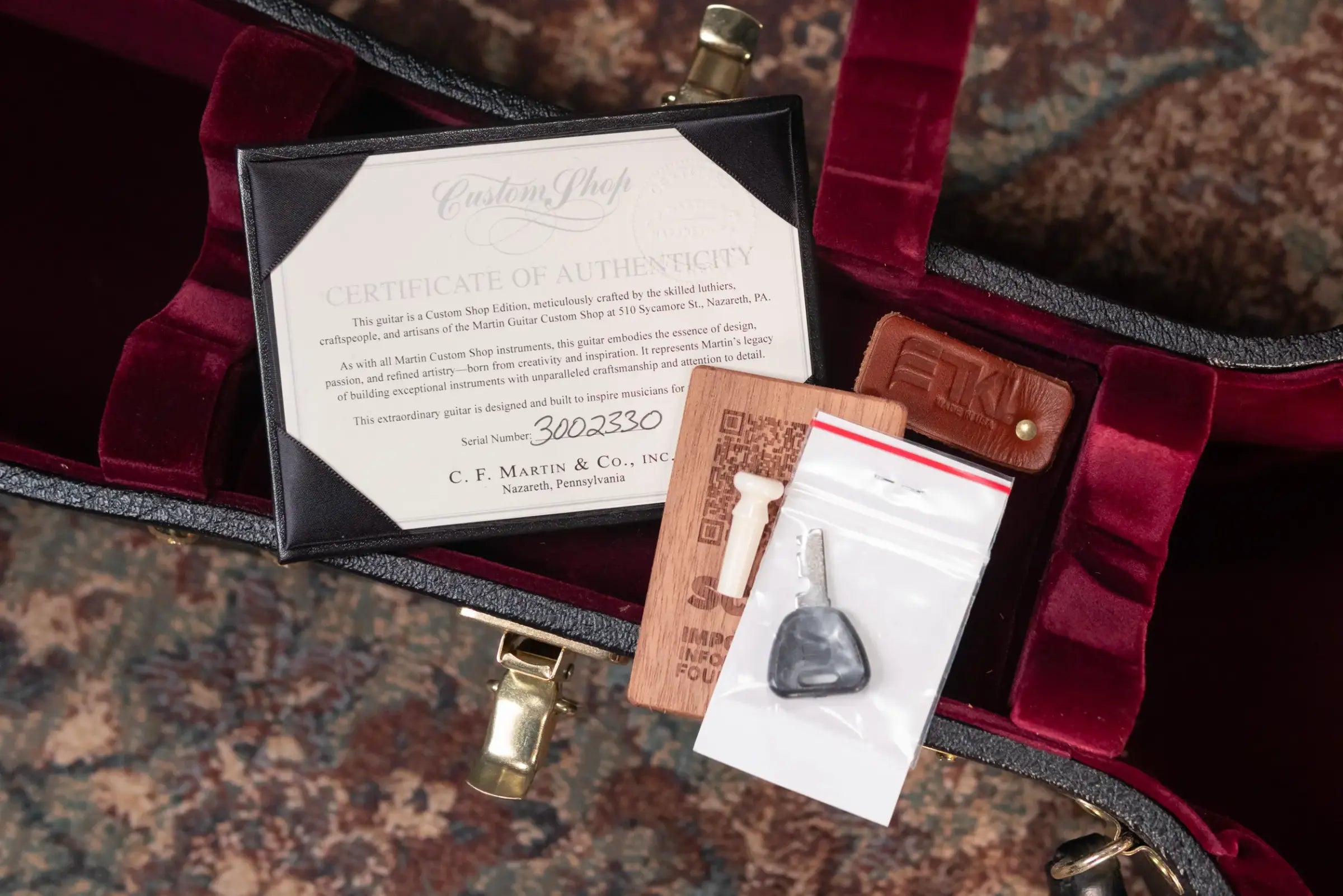 Martin Custom Shop 00 Acoustic Guitar - Honduran Rosewood with Hardshell Case