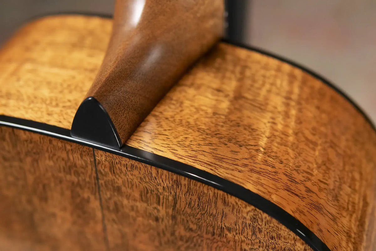 Martin Custom Old Style 18 0 Acoustic Guitar - Flamed Mahogany/Western Red Cedar with Hardshell Case