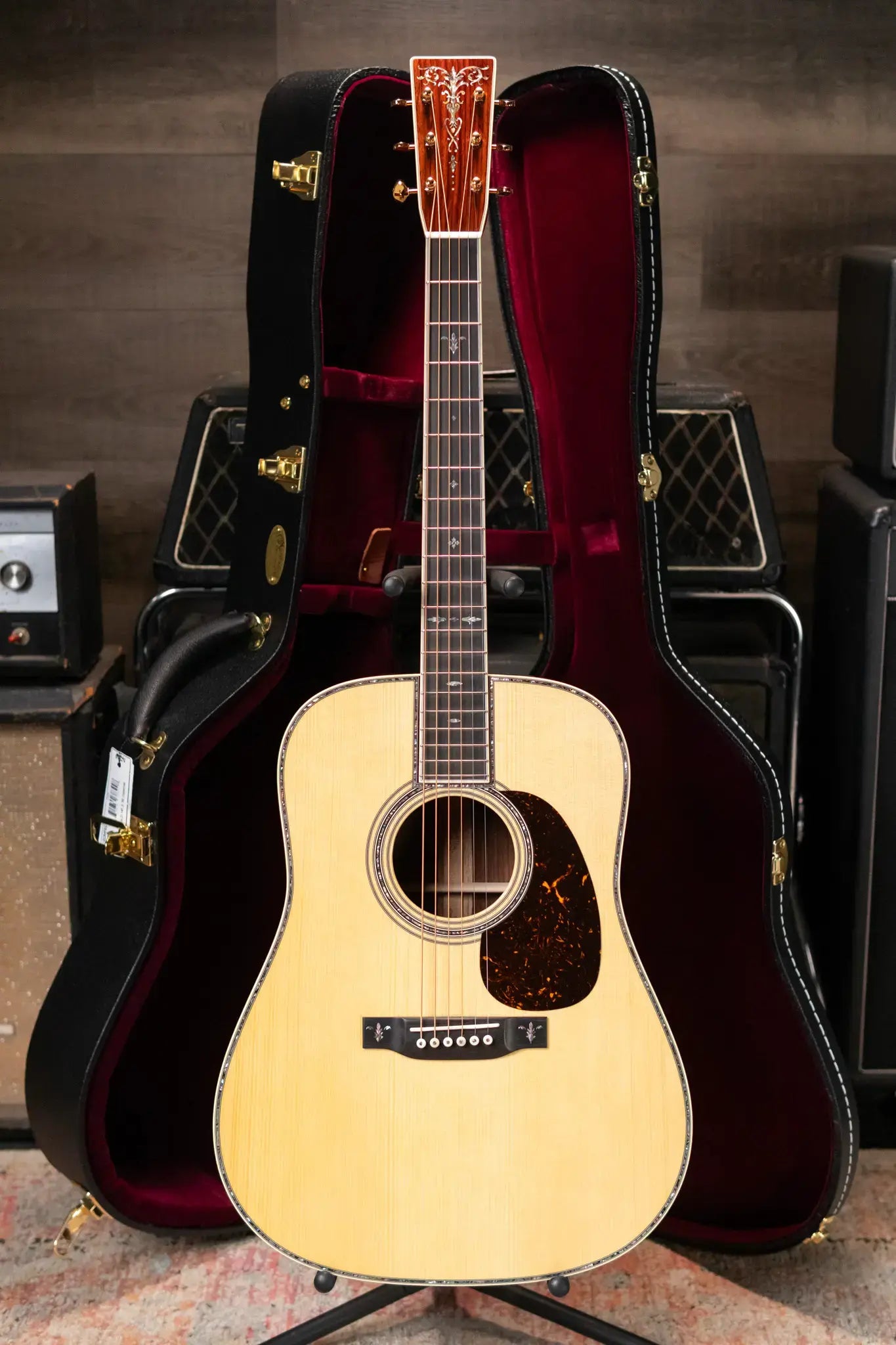 Martin Custom Shop Dreadnought Acoustic Guitar - Guatemalan Rosewood with Hardshell Case