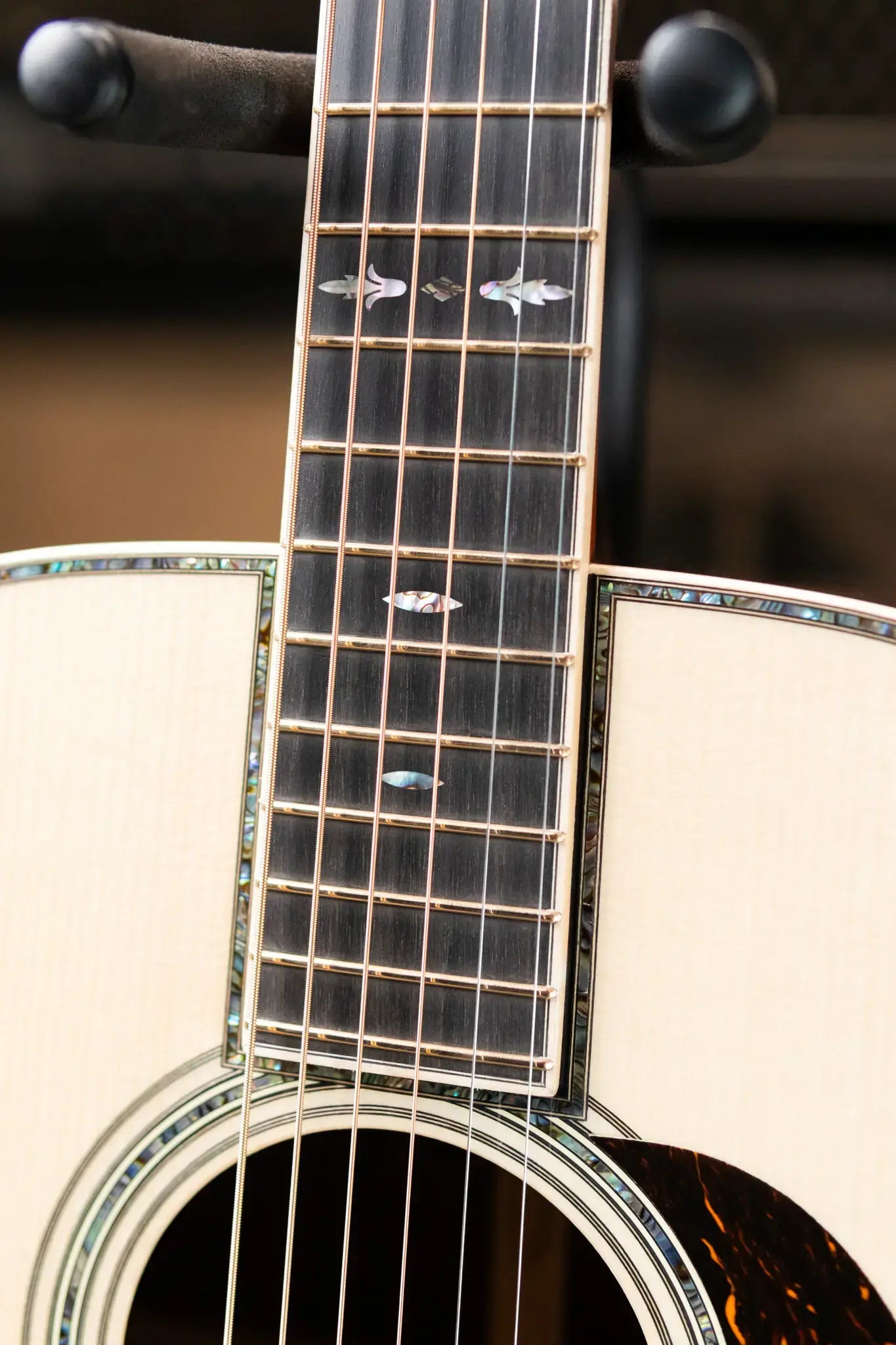 Martin Custom Shop Dreadnought Acoustic Guitar - Guatemalan Rosewood with Hardshell Case