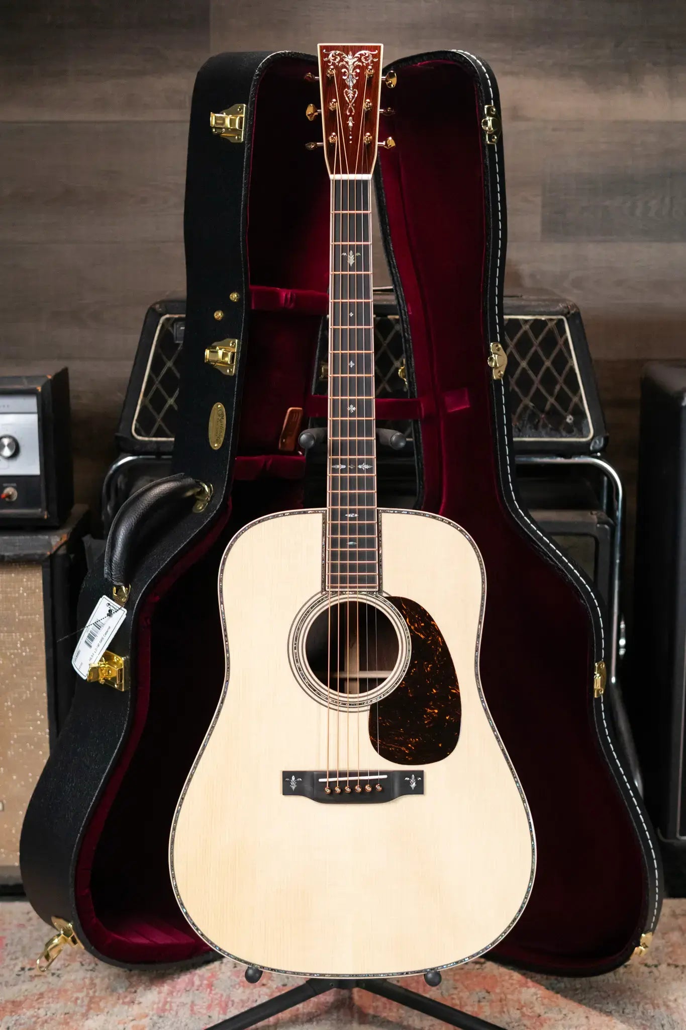 Martin Custom Shop Dreadnought Acoustic Guitar - Guatemalan Rosewood with Hardshell Case