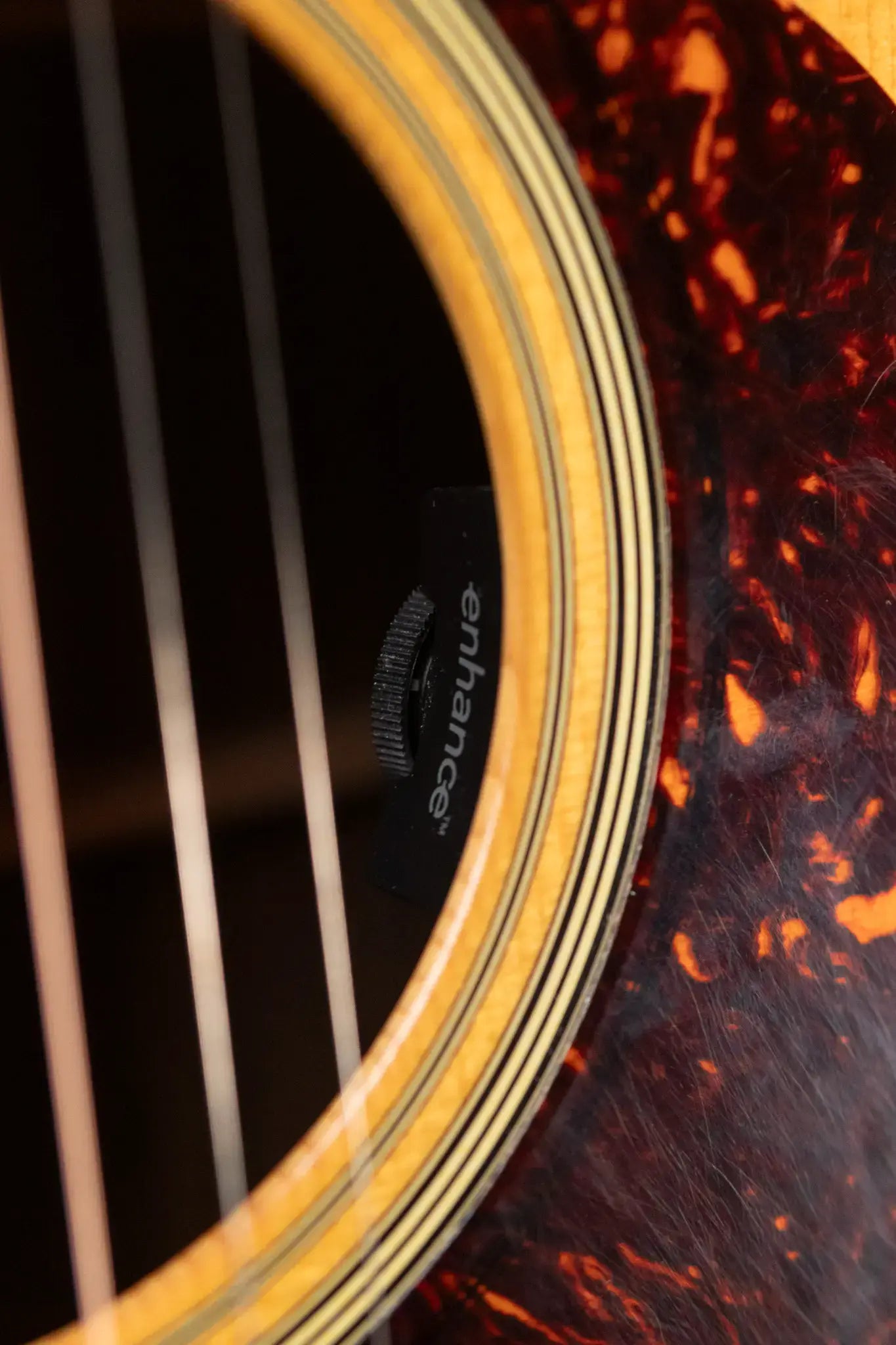 Martin HD-28e Retro Acoustic/Electric Guitar with Hardshell Case - Used