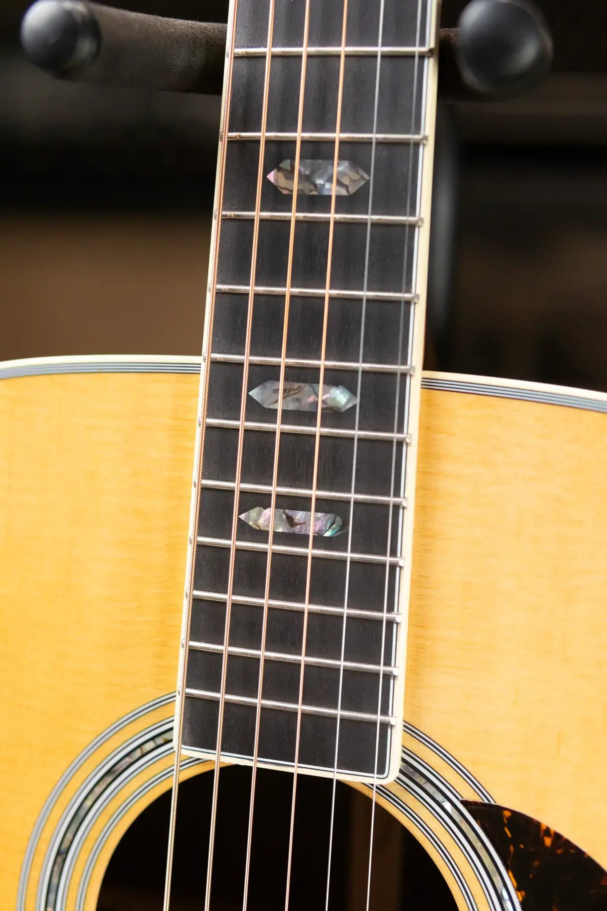 Martin J-40 Acoustic Guitar with Hardshell Case - Demo