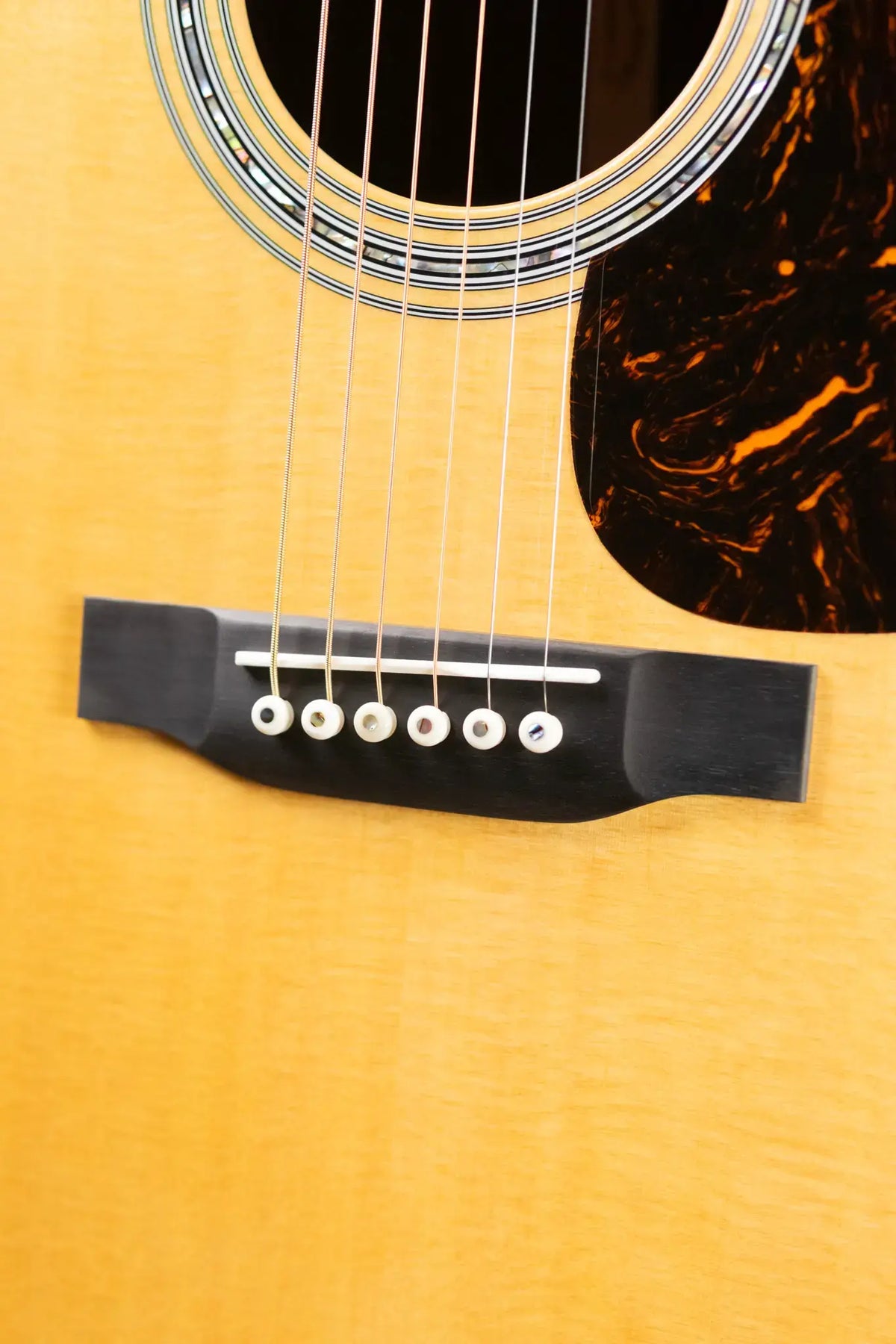 Martin J-40 Acoustic Guitar with Hardshell Case - Demo