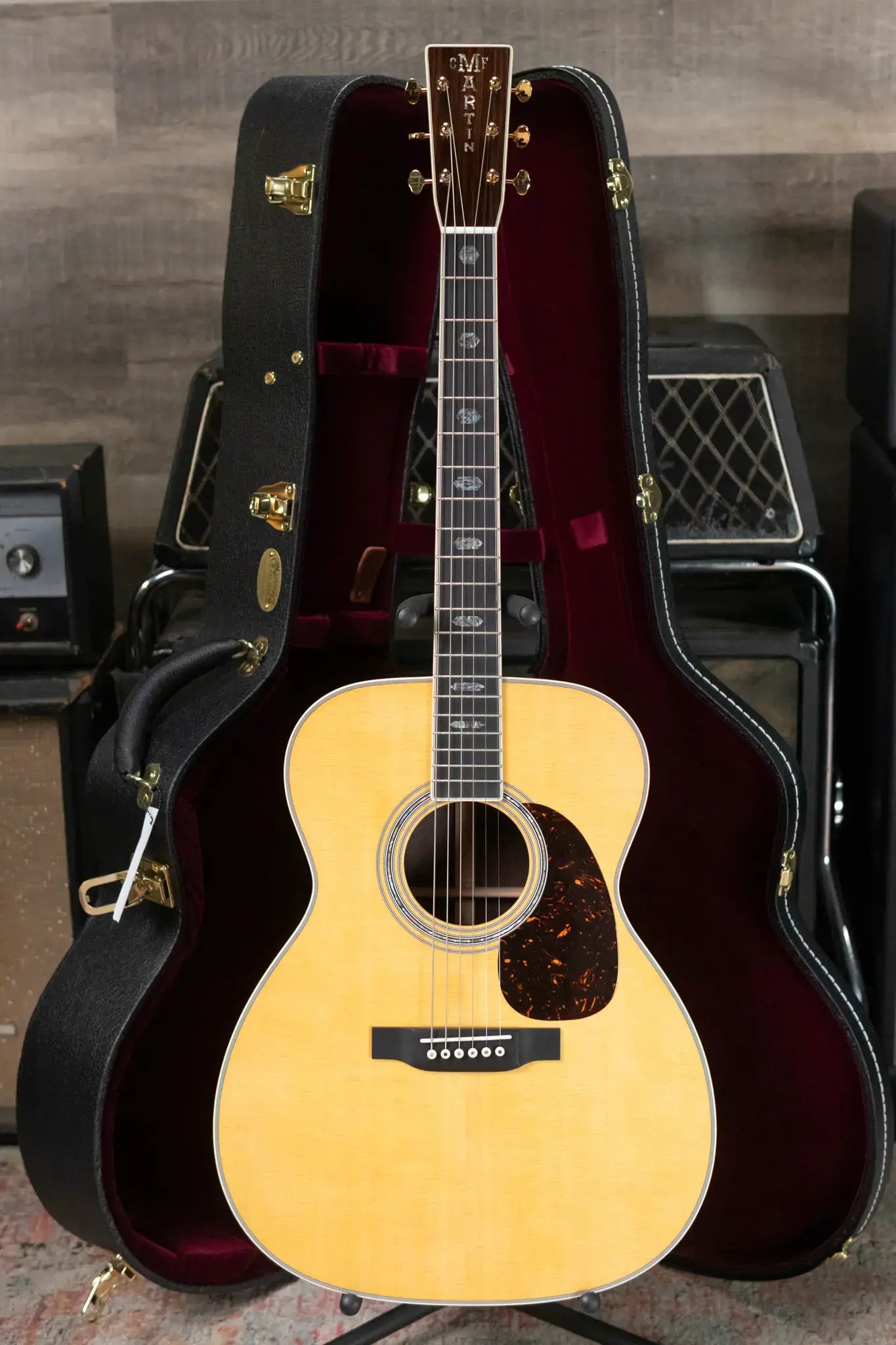 Martin J-40 Acoustic Guitar with Hardshell Case