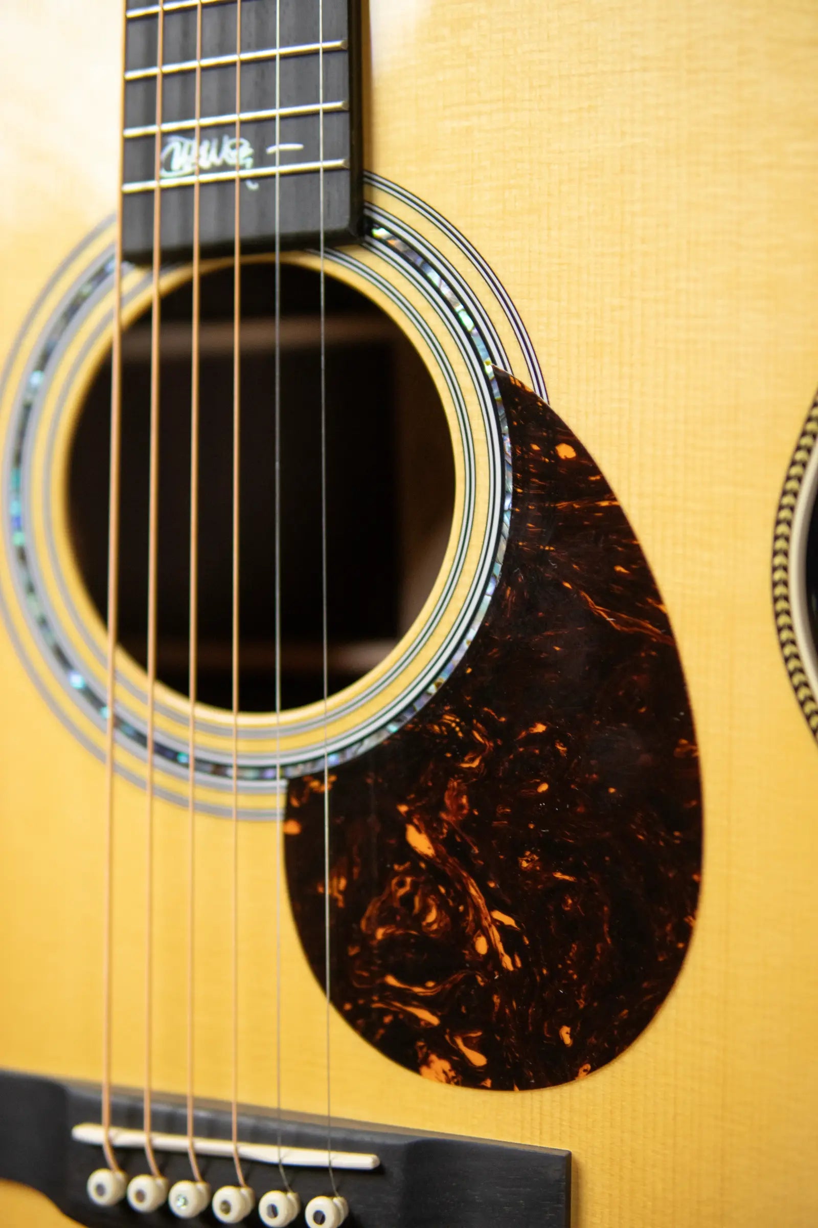 Martin OMJM John Mayer Signature Acoustic/Electric with Hardshell Case