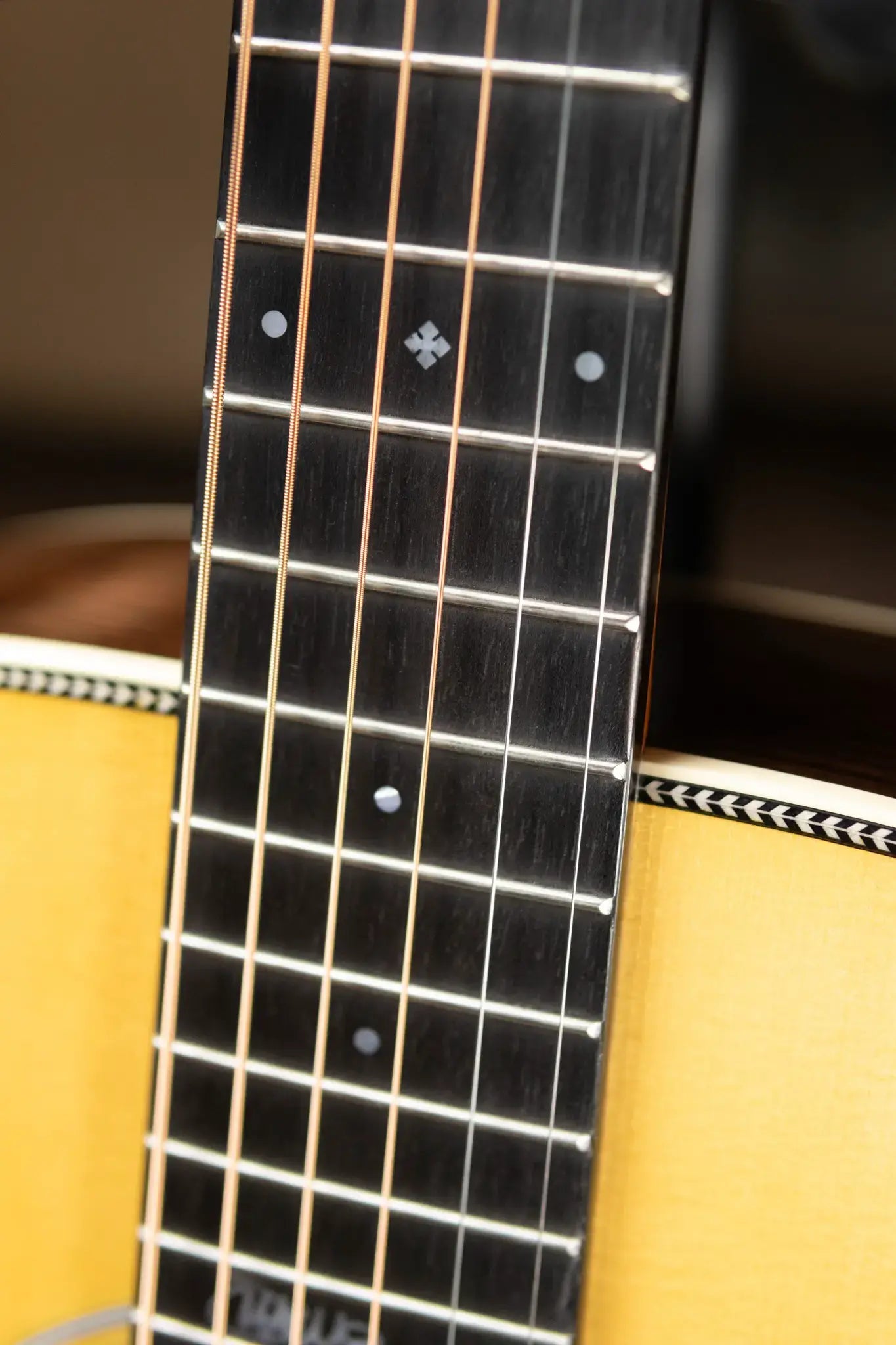 Martin OMJM John Mayer Signature Acoustic/Electric with Hardshell Case