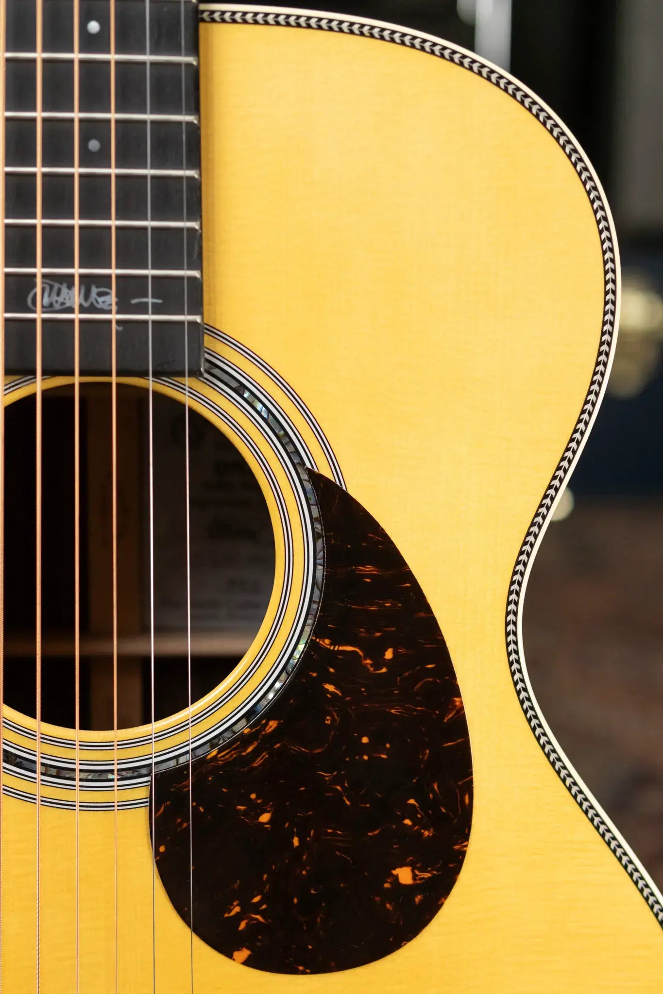 Martin OMJM John Mayer Signature Acoustic/Electric with Hardshell Case