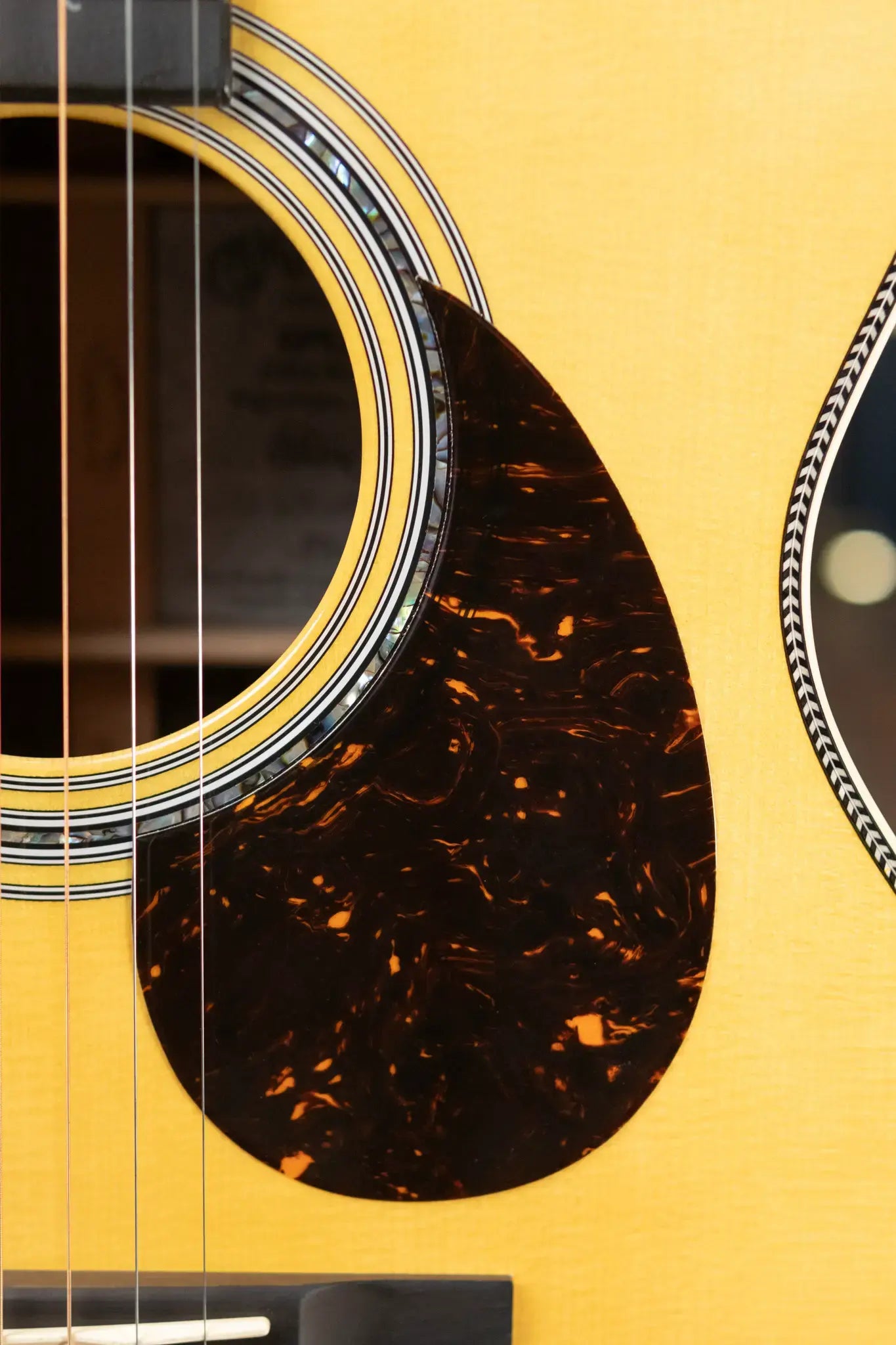 Martin OMJM John Mayer Signature Acoustic/Electric with Hardshell Case