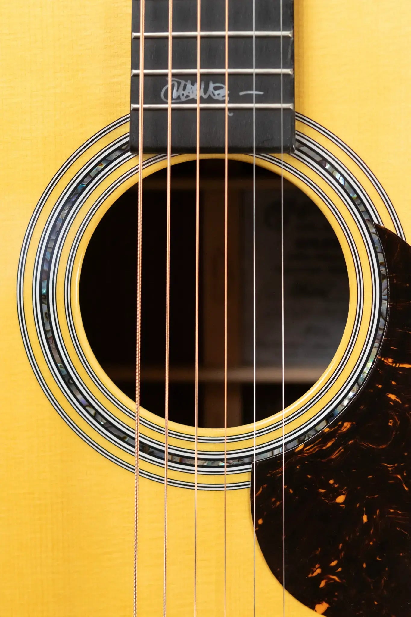 Martin OMJM John Mayer Signature Acoustic/Electric with Hardshell Case