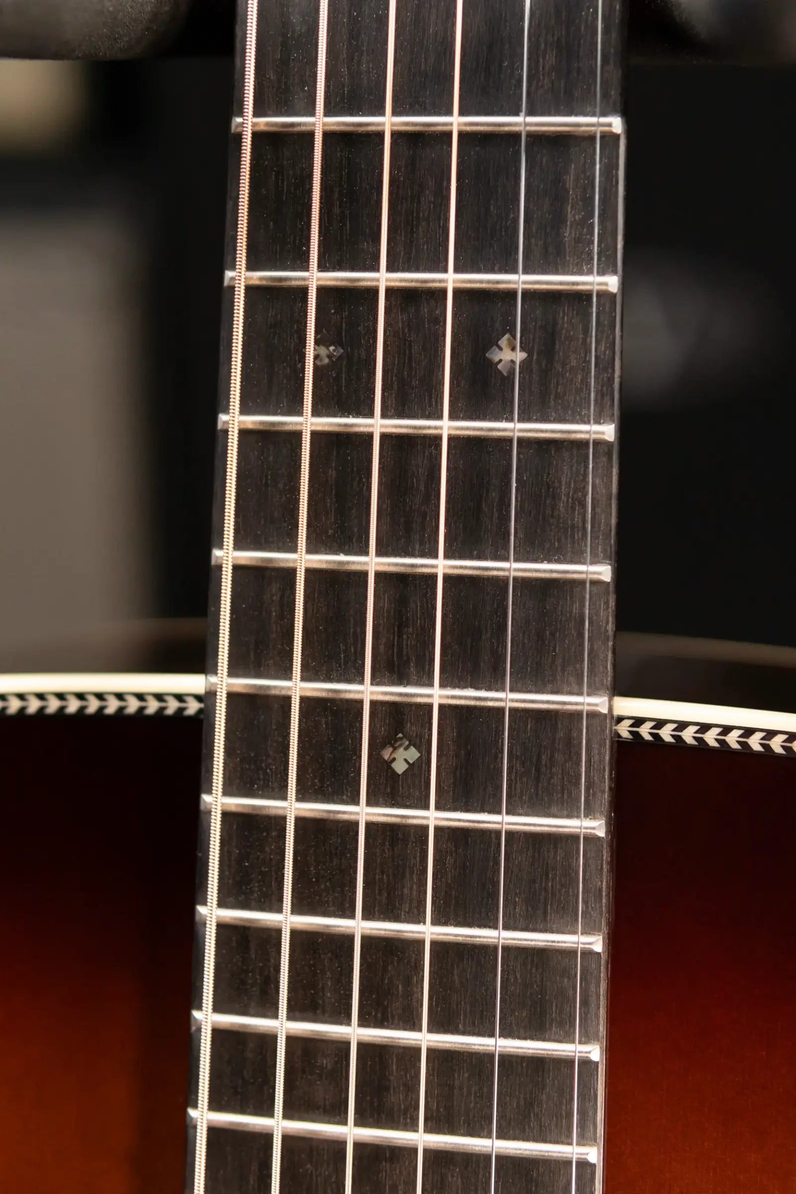 Martin OM-28 Acoustic Guitar - Gloss 1933 Ambertone with Hardshell Case