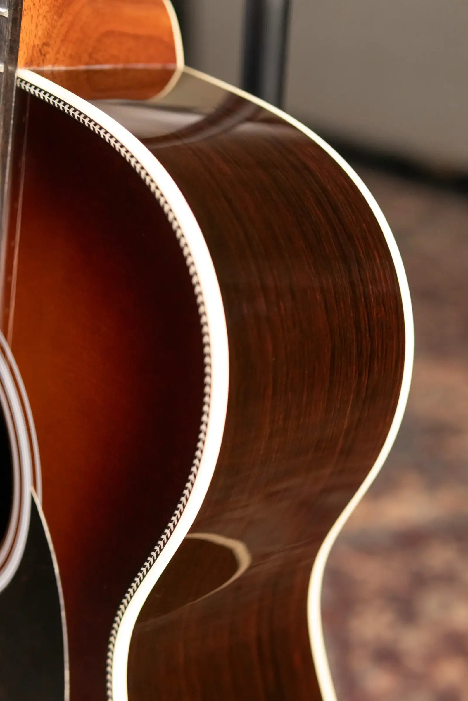 Martin OM-28 Acoustic Guitar - Gloss 1933 Ambertone with Hardshell Case