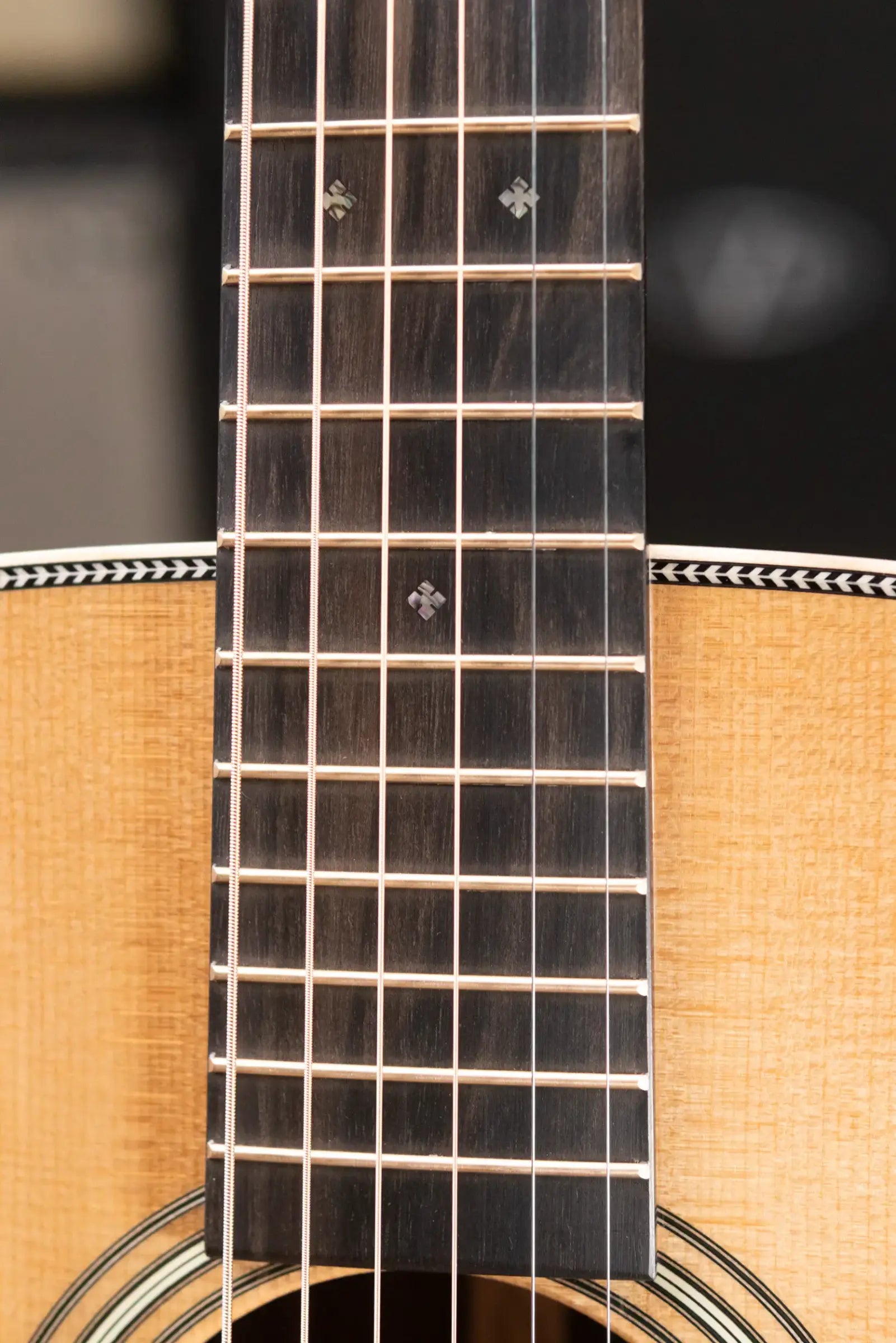 Martin OM-28 Modern Deluxe Acoustic Guitar with Hardshell Case