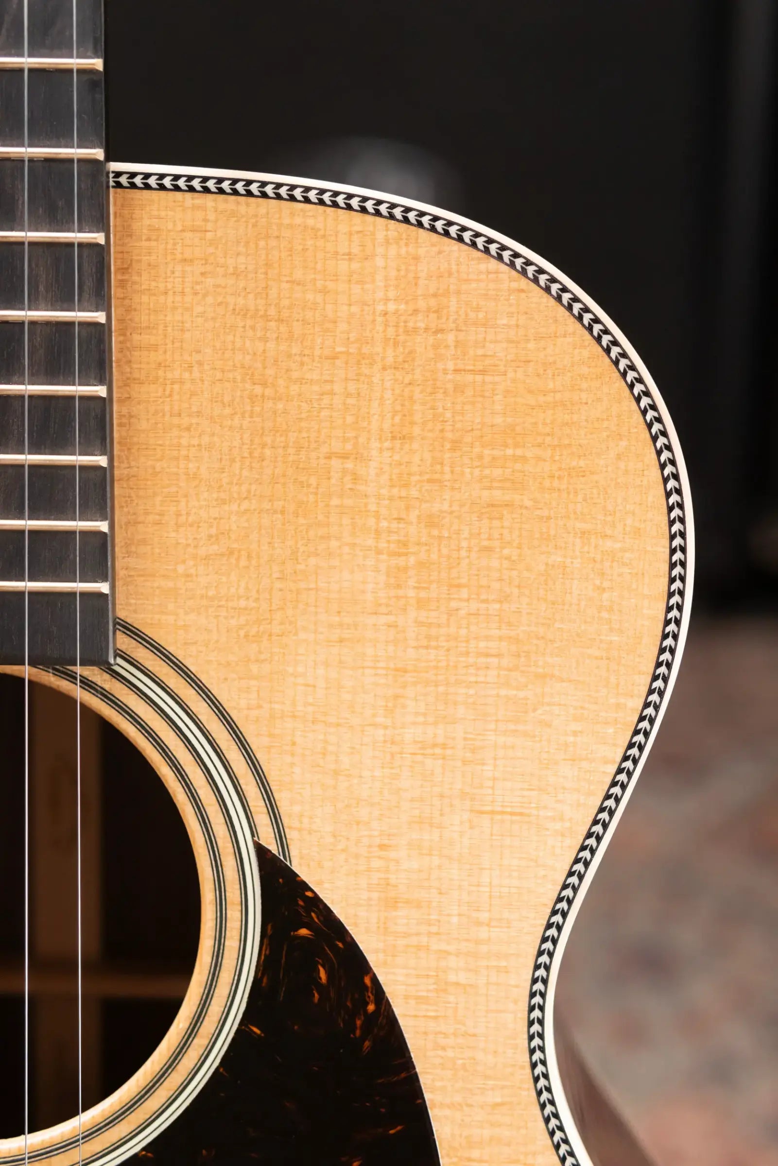 Martin OM-28 Modern Deluxe Acoustic Guitar with Hardshell Case