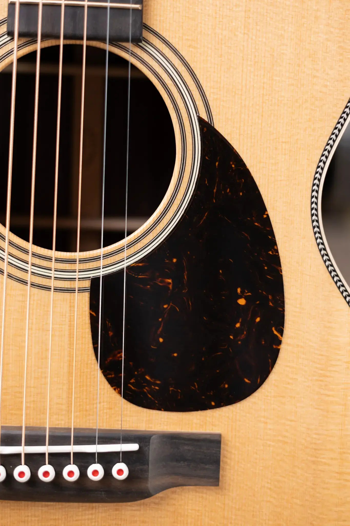 Martin OM-28 Modern Deluxe Acoustic with Hardshell Case