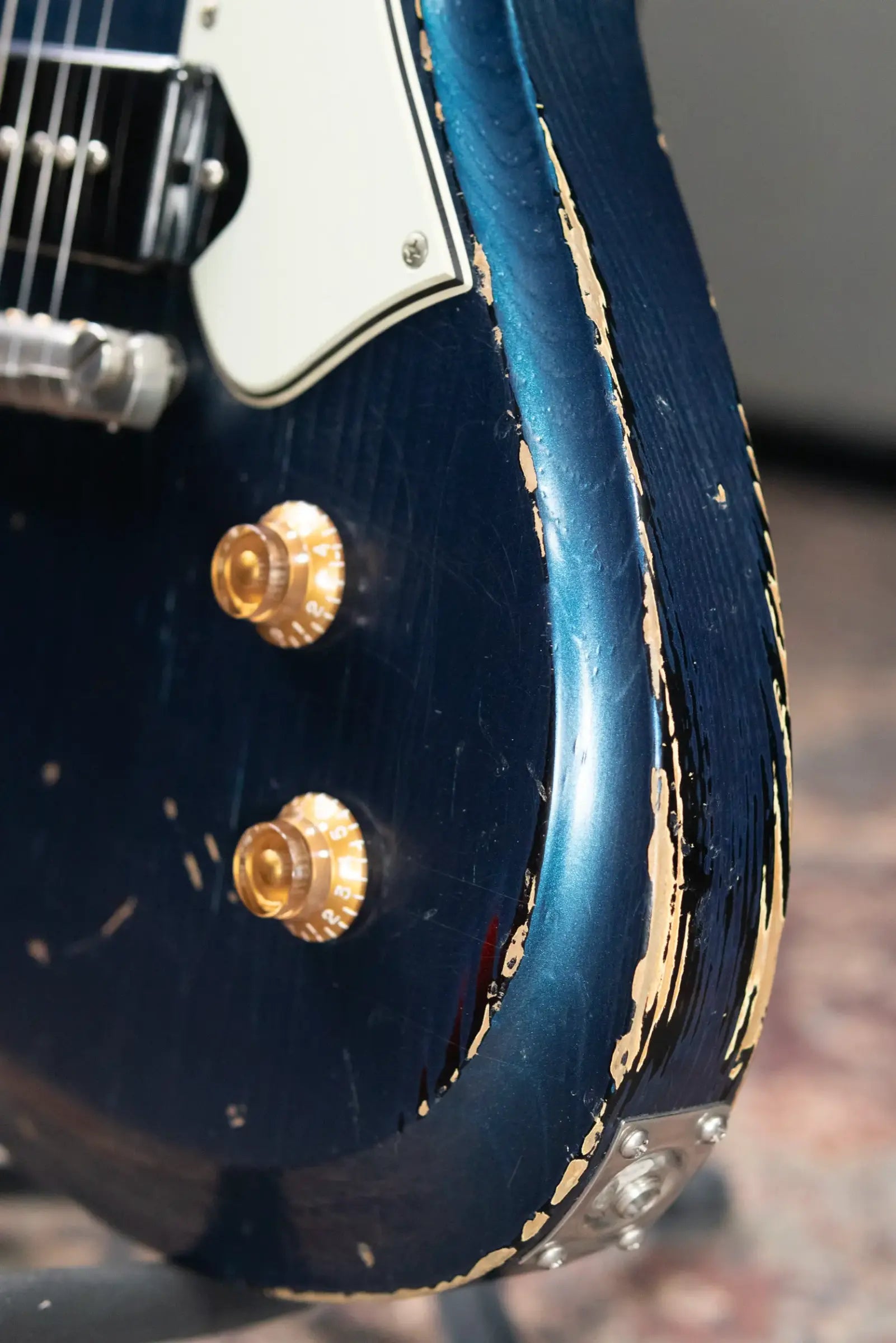 Novo Custom Shop Solus M1 Electric Guitar - Lake Como Blue over '64 3-Tone Burst with Gig Bag