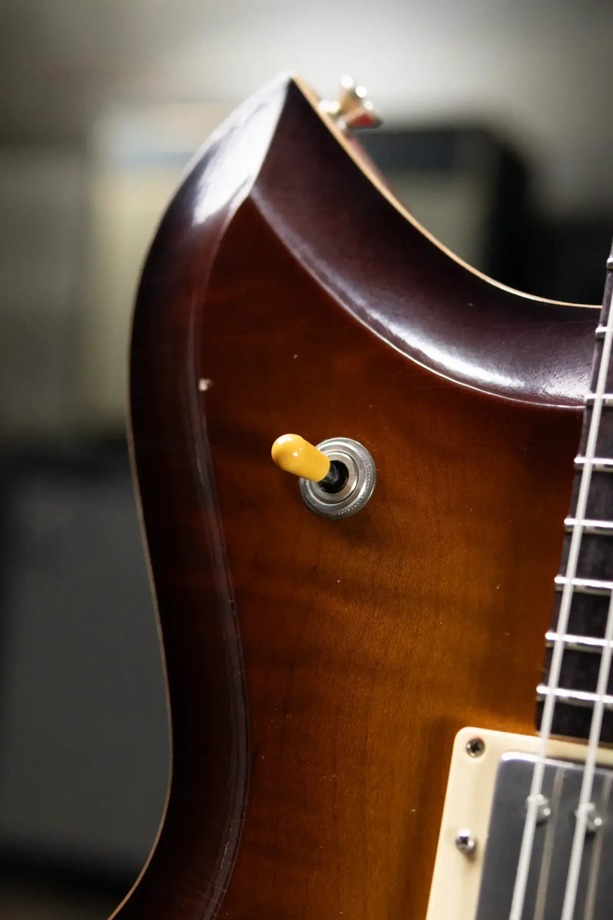Novo Dealer Limited Chambered Serus H2 Electric Guitar - Tobacco Burst/Faded Cherry Back with Gig Bag