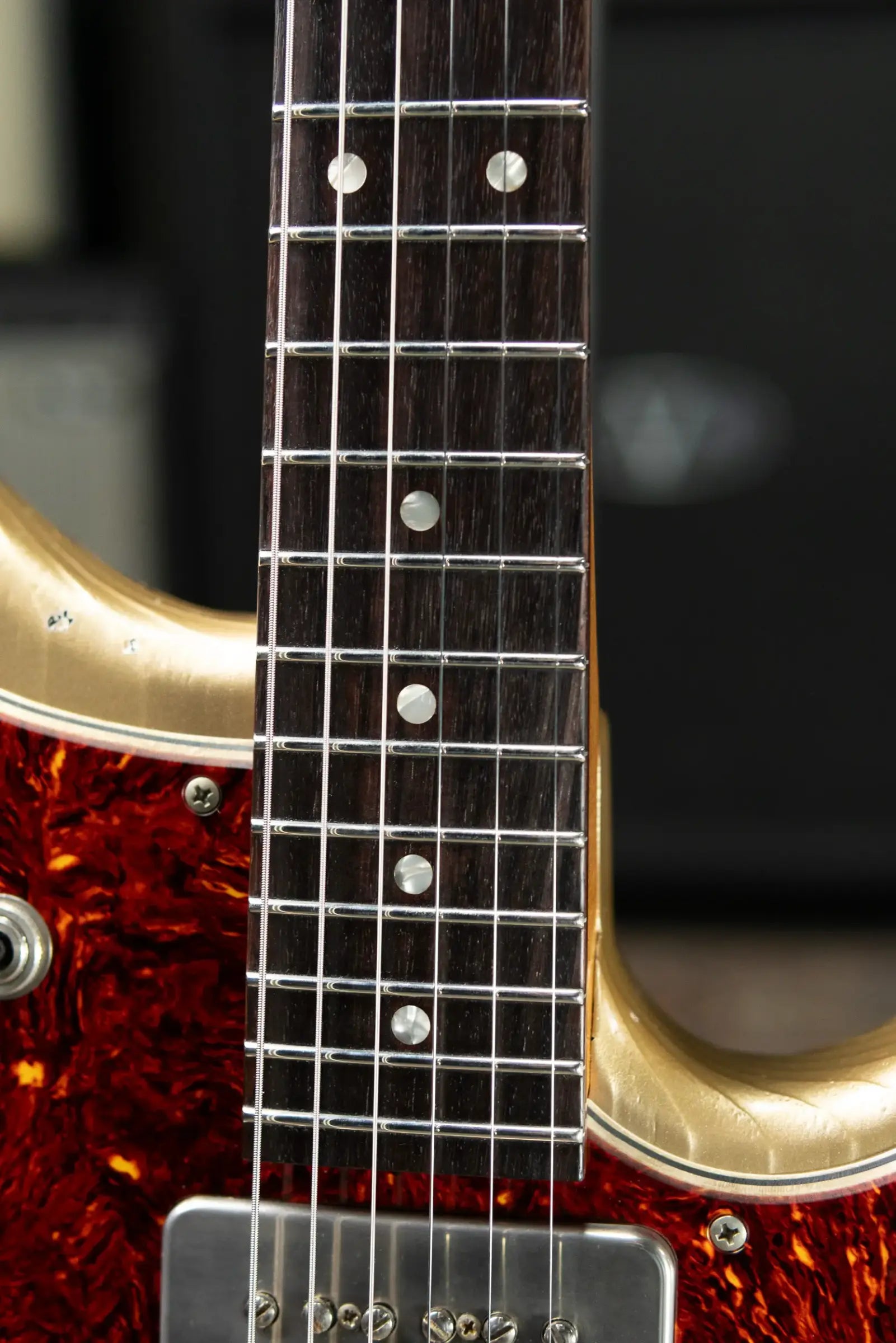 Novo Dealer Limited Serus J Electric Guitar - Shoreline Gold over '64 3-Tone Burst with Gig Bag