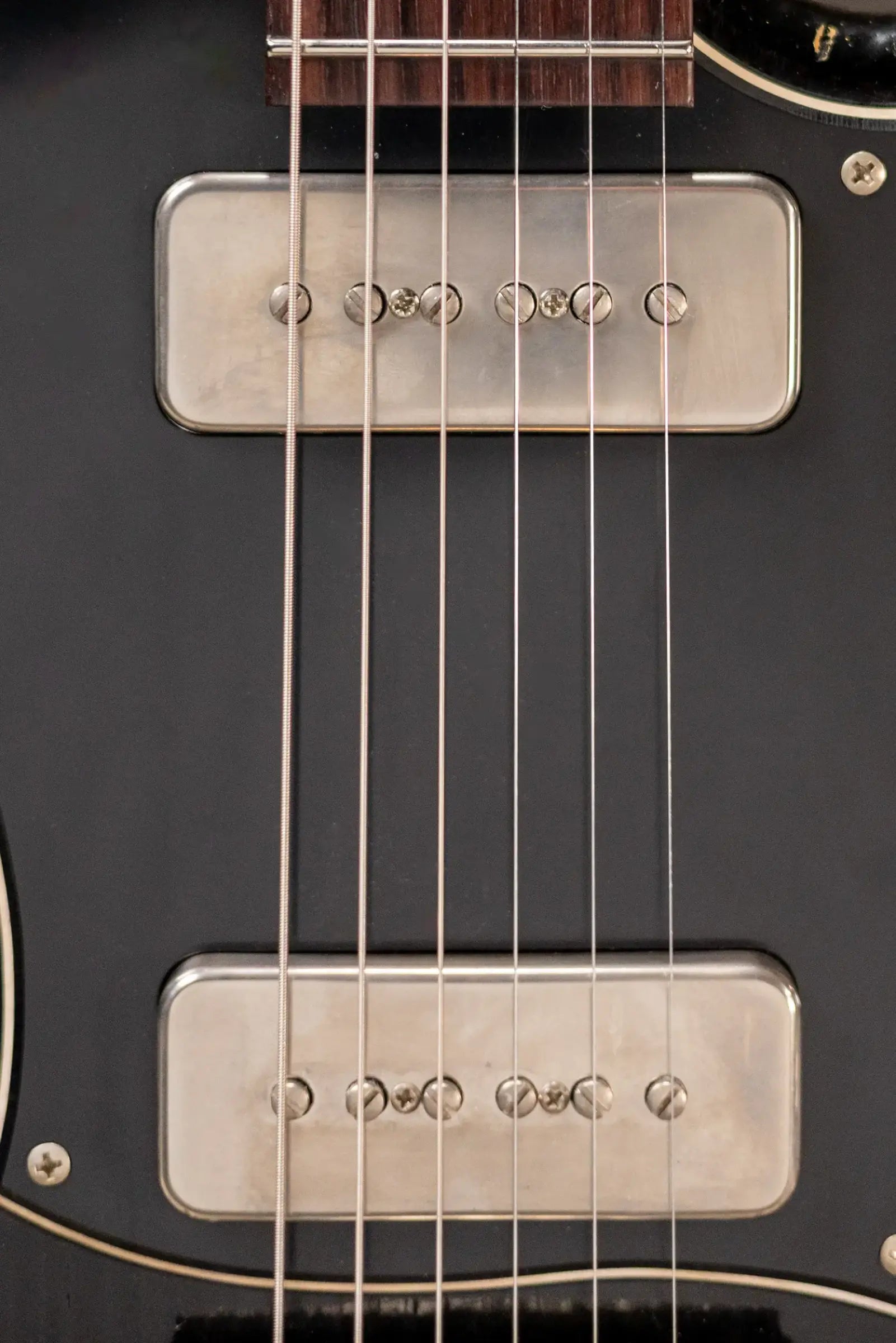 Novo Serus J Dealer Limited Electric Guitar - Bull Black over '64 3-Tone Burst with Gig Bag