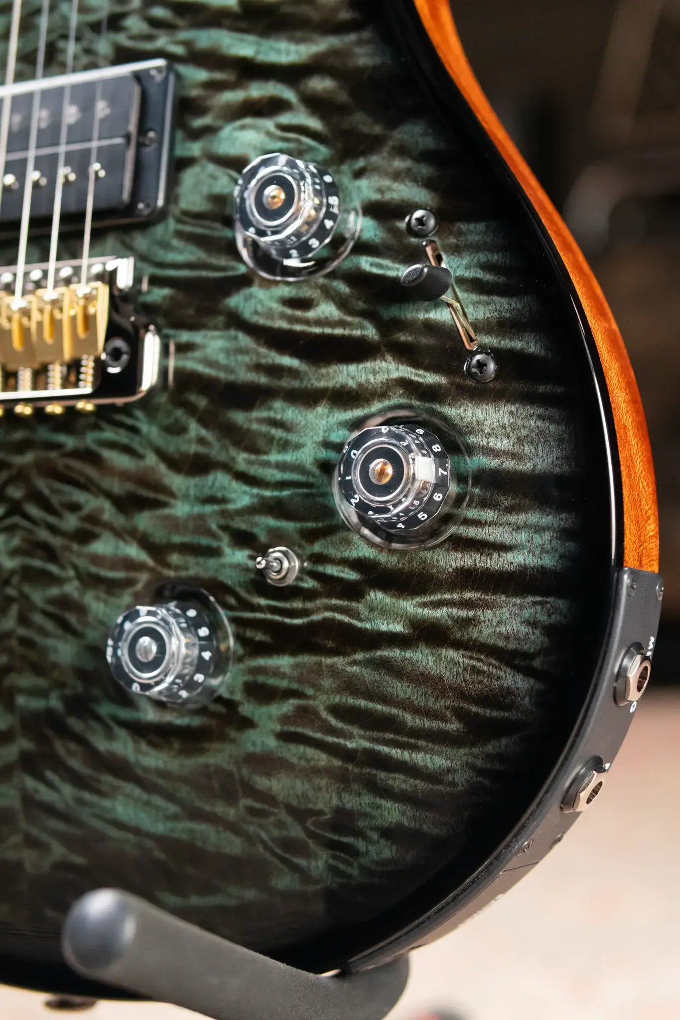 PRS Custom 24 Piezo Quilted Maple 10-Top Electric Guitar with Brazilian Rosewood Fretboard - Abalone Smokeburst with Hardshell Case