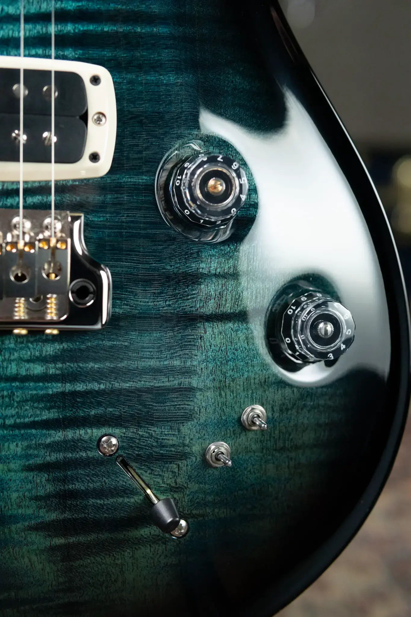 PRS Modern Eagle V - Whale Blue Wraparound Smokeburst with Hardshell Case