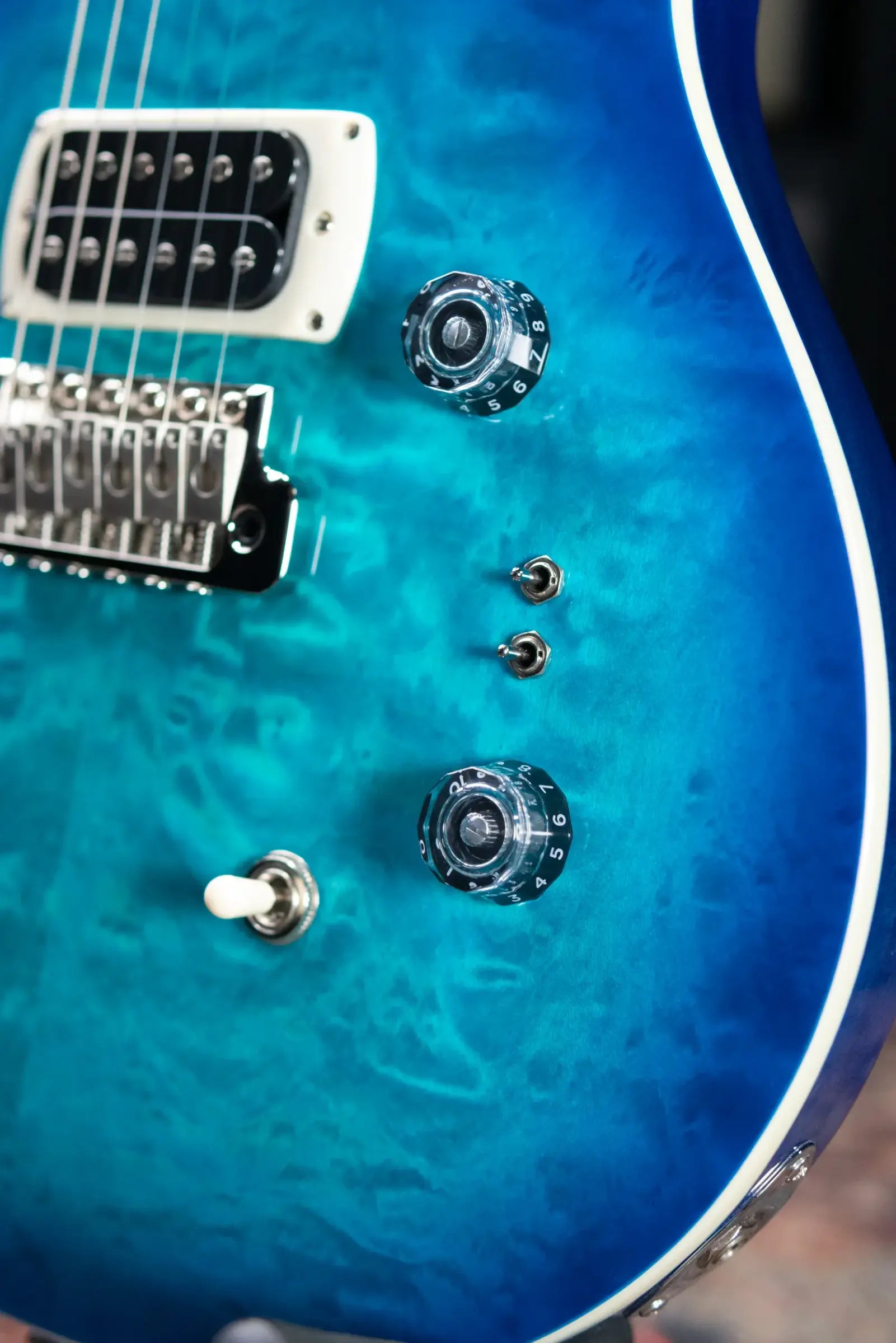 PRS SE Custom 24-08 Electric Guitar - Lake Blue with Gig Bag