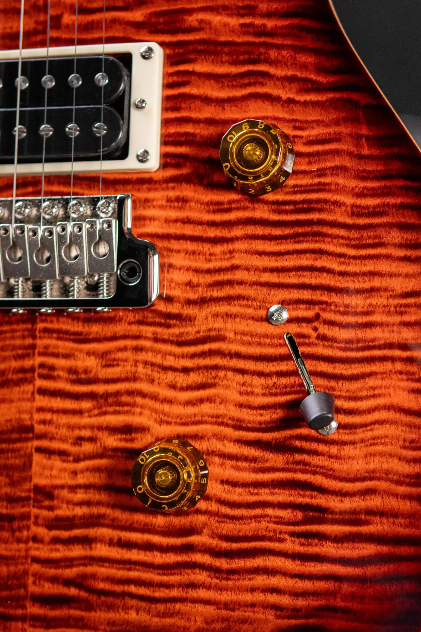 PRS SE Custom 24 Electric Guitar - Orange Tiger Smokeburst with Gig Bag