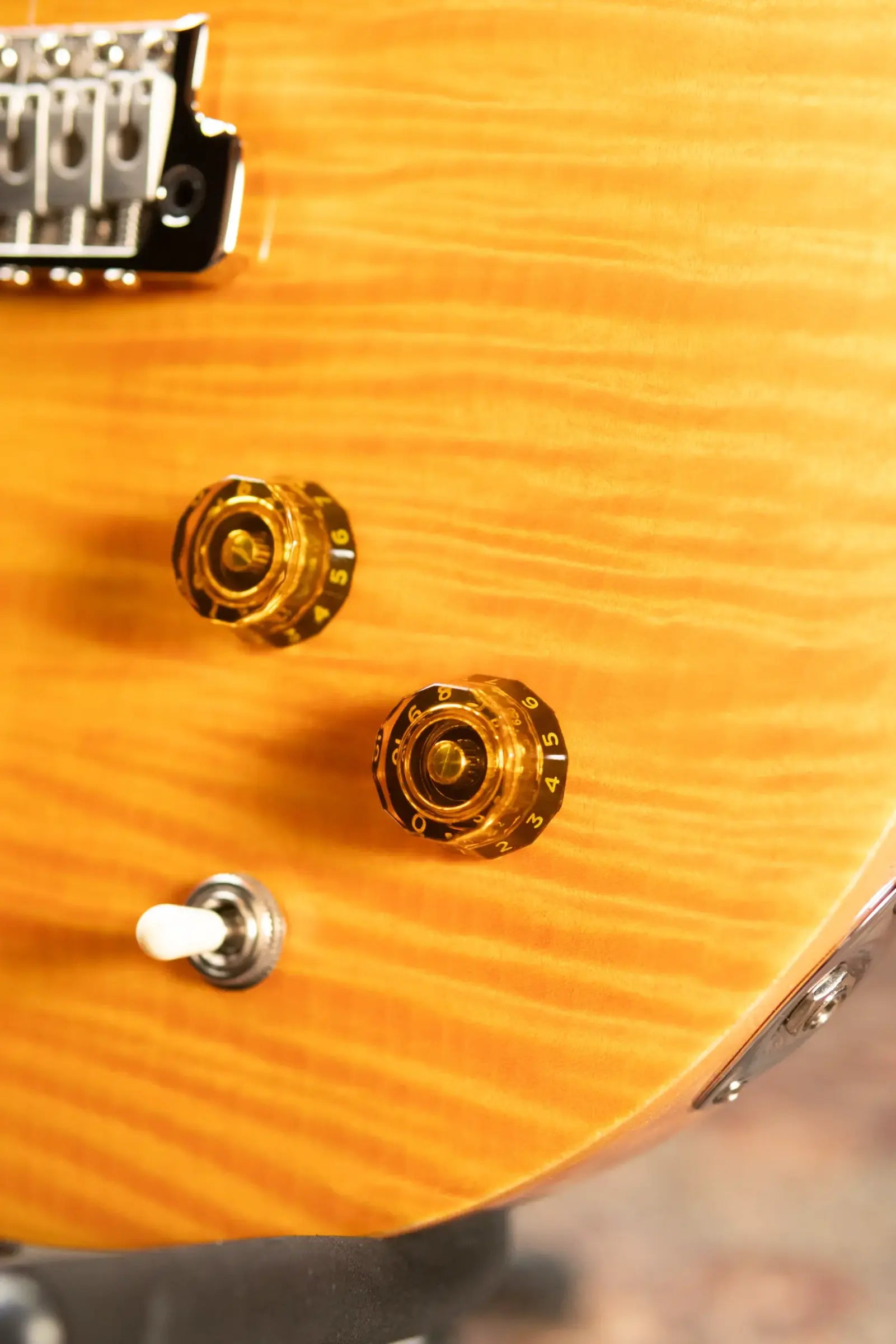 PRS SE Santana Electric Guitar - Santana Yellow with Gig Bag