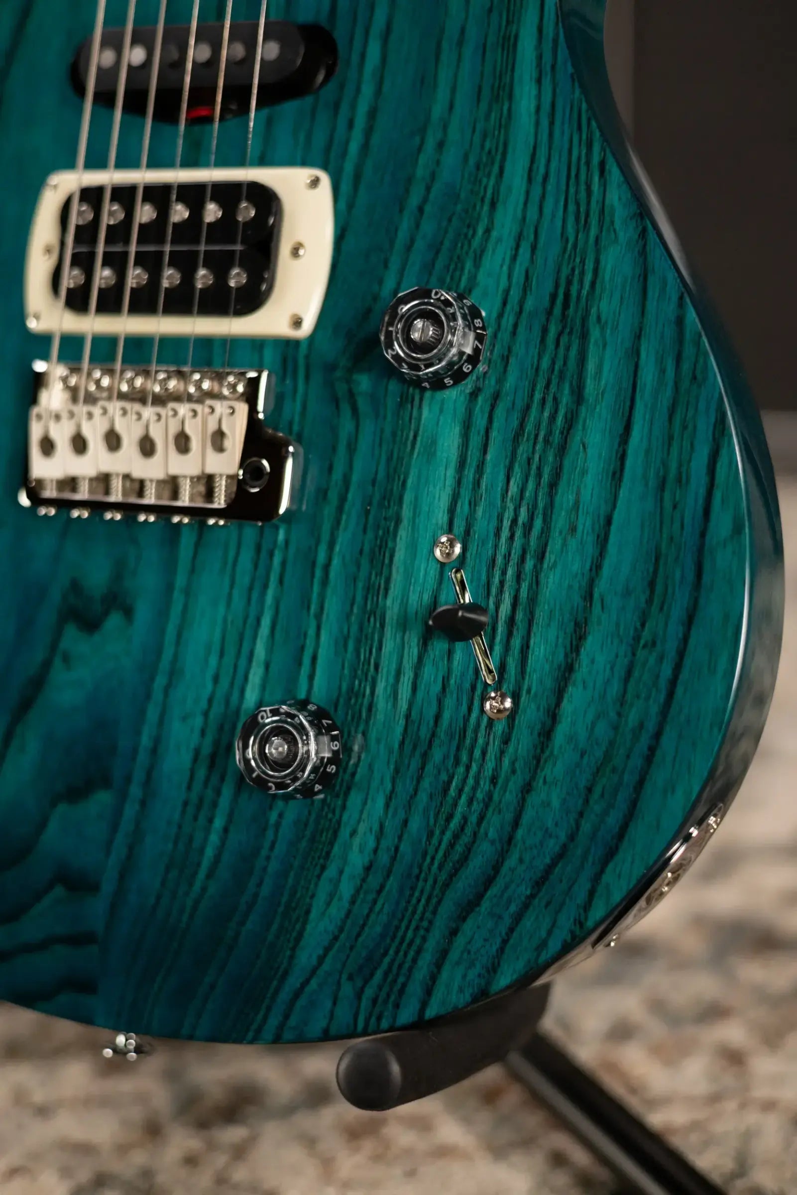 PRS SE Swamp Ash Special 22 Bolt-On Electric Guitar - Iri Blue with Gig Bag