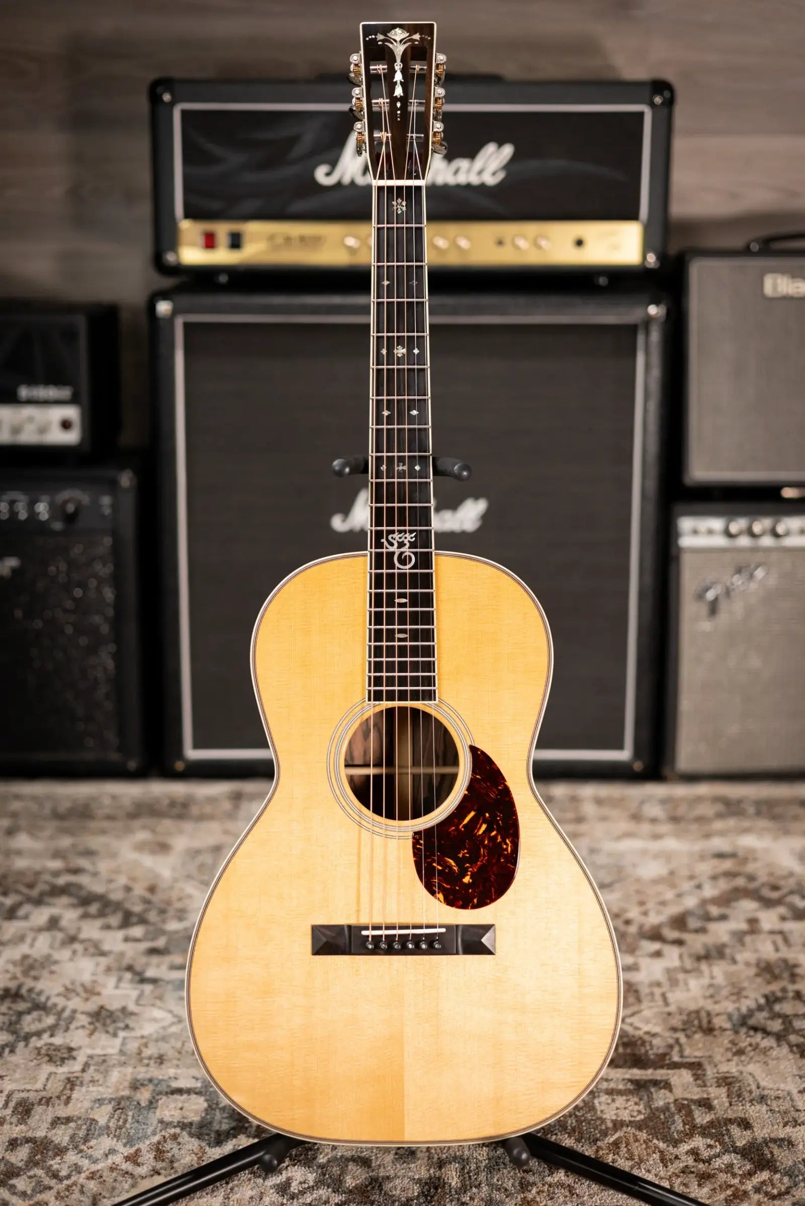 Santa Cruz 00 Acoustic Guitar - Sitka Spruce/Ebony with Hardshell Case