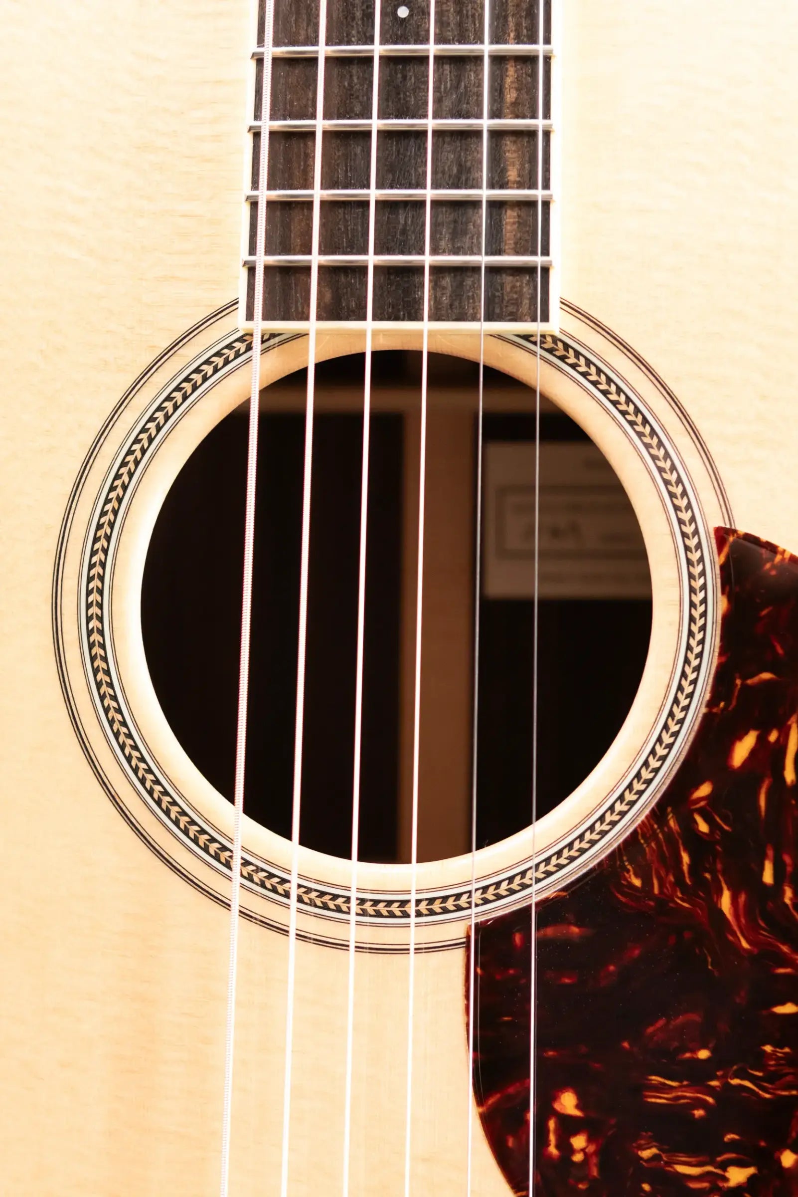 Santa Cruz OM Acoustic Guitar - Sitka Spruce/Indian Rosewood with Hardshell Case