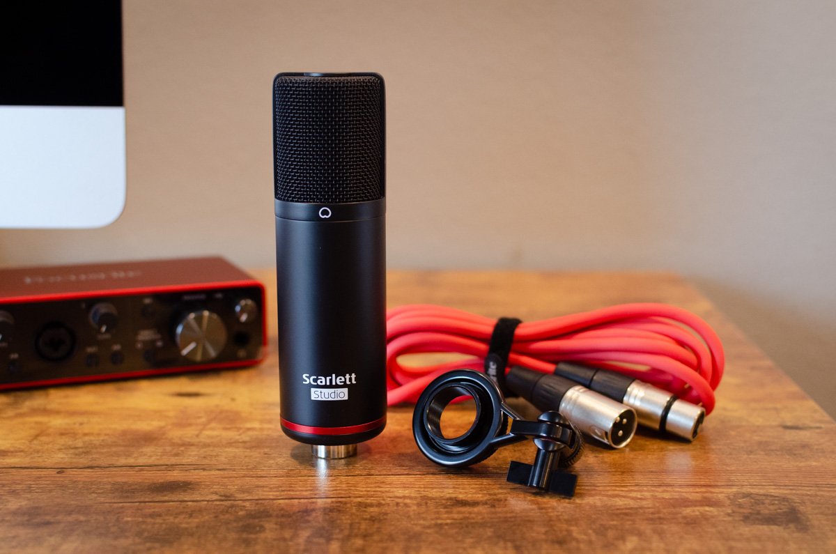 Focusrite Scarlett 2i2 Studio 3rd Generation Audio Interface Pack