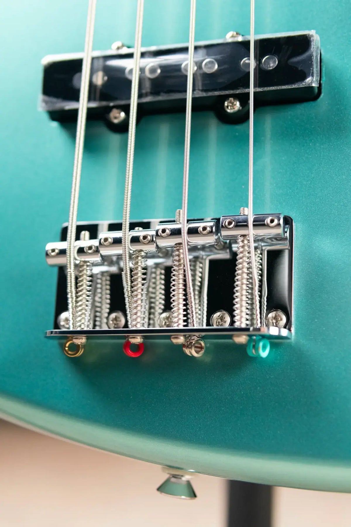 Squier Affinity Series Active Jazz Bass - Mystic Sea Foam Green