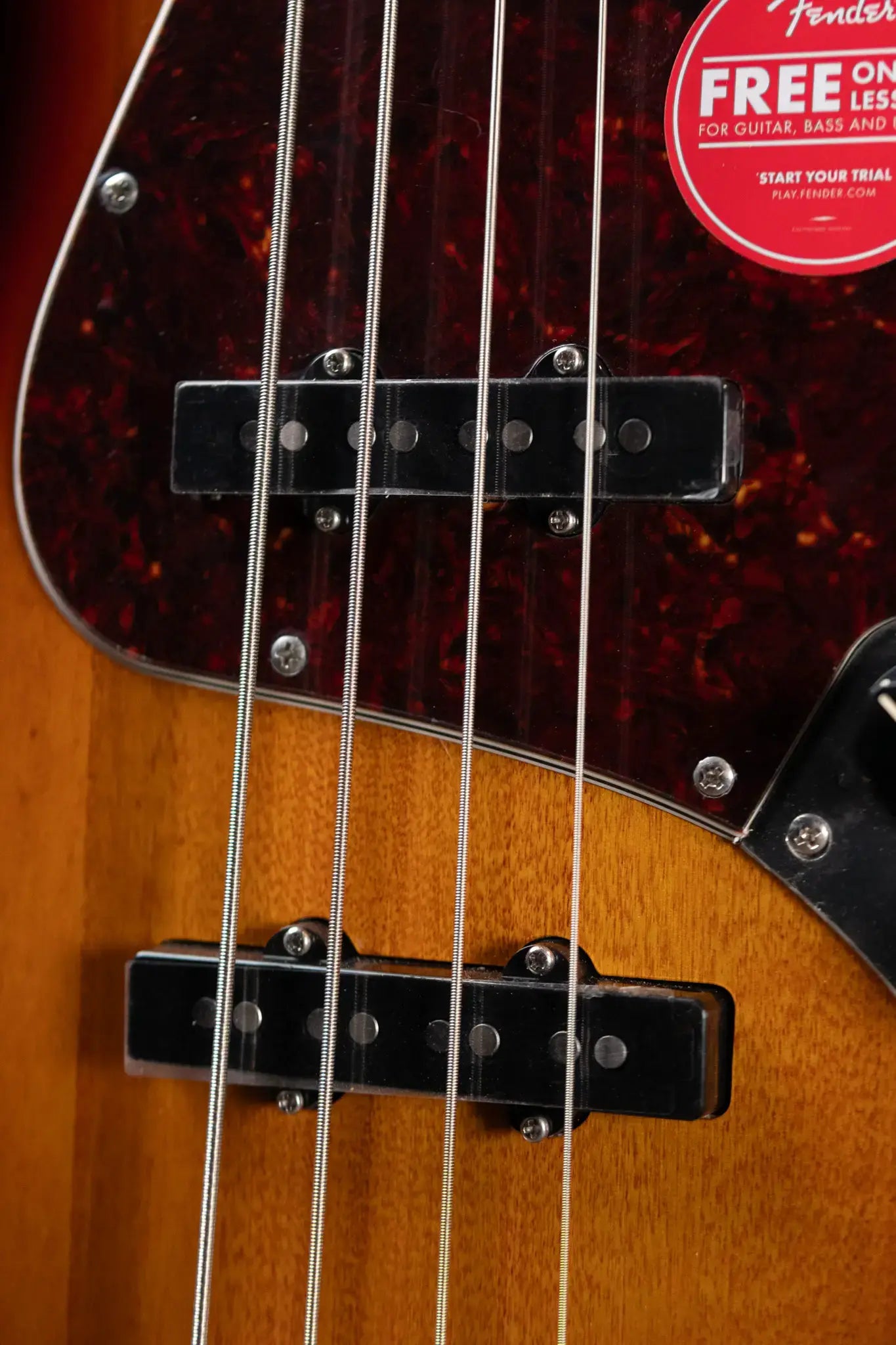 Squier Classic Vibe '60s Jazz Bass - 3-Color Sunburst