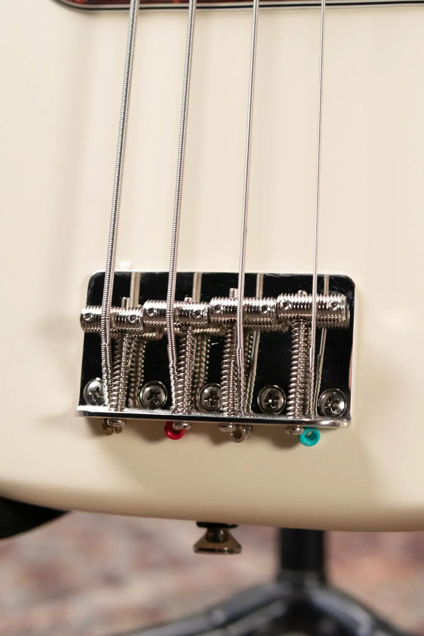Squier Classic Vibe '60s Precision Bass - Olympic White