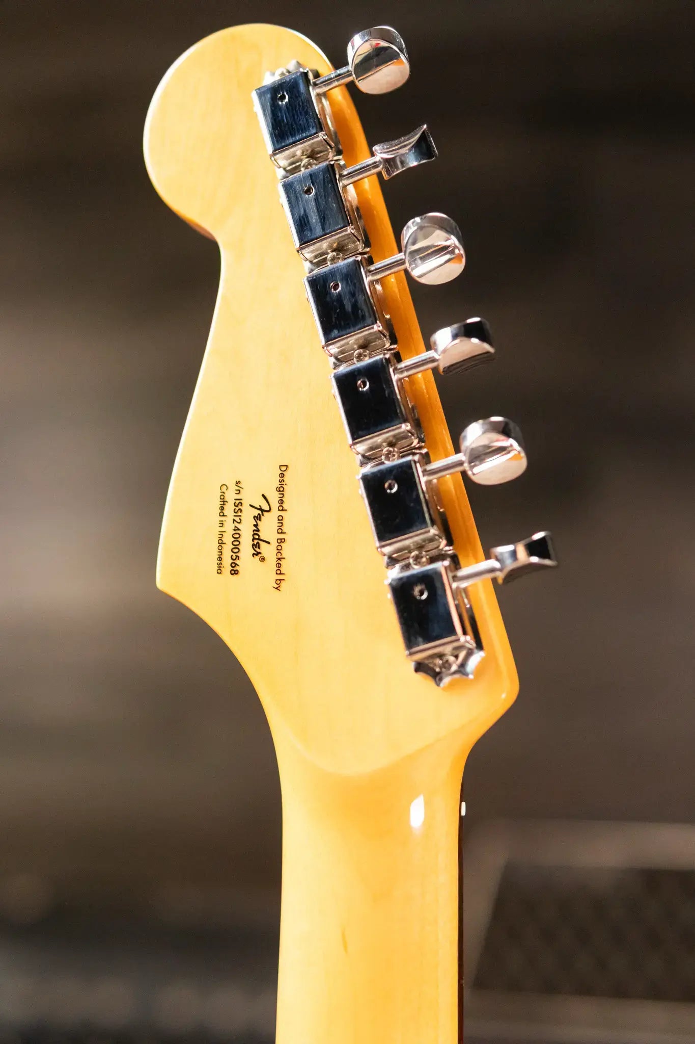 Squier Classic Vibe '60s Stratocaster Electric Guitar - Candy Apple Red