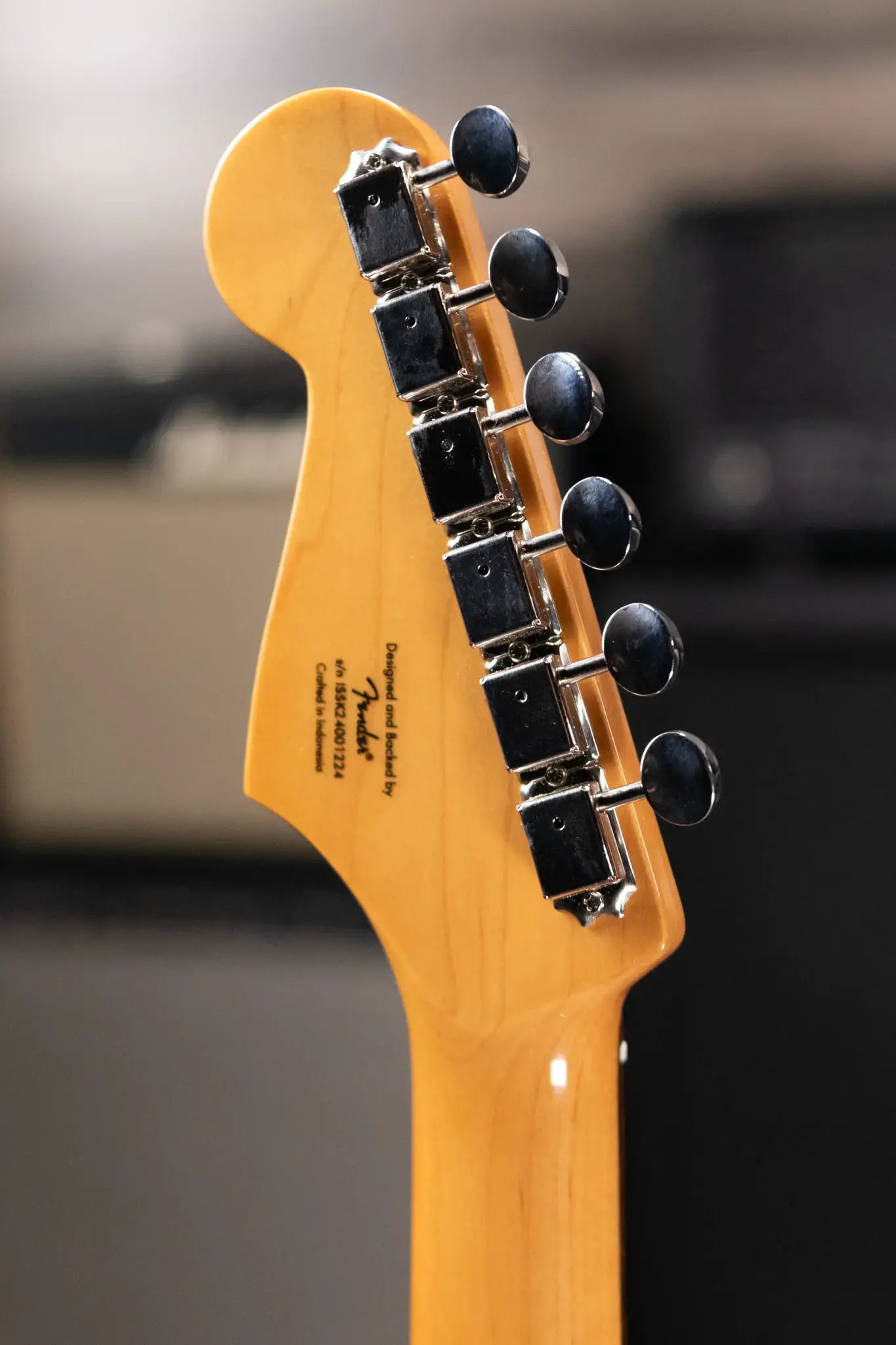 Squier Classic Vibe '60s Stratocaster Electric Guitar - Candy Apple Red