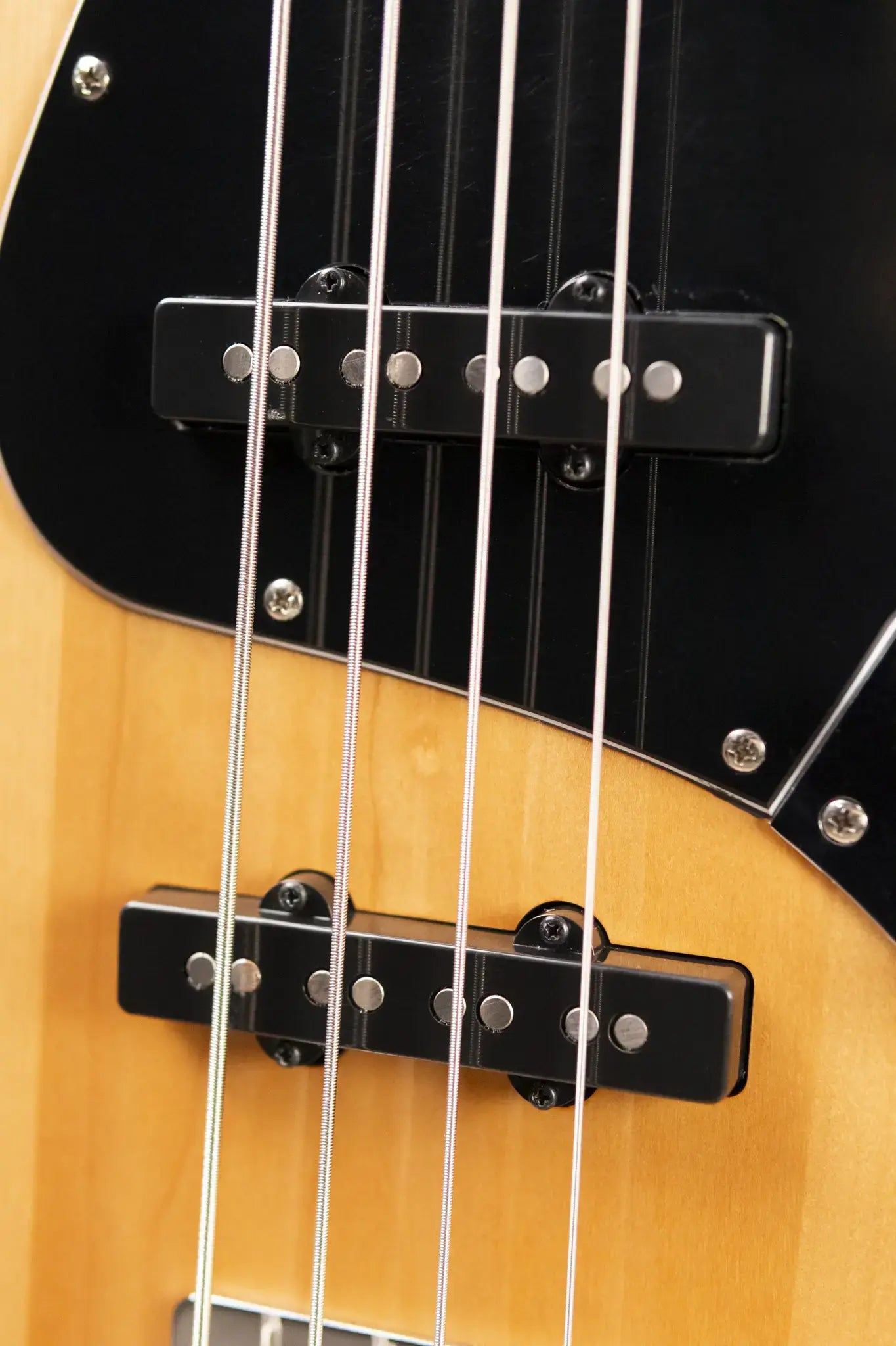 Squier Classic Vibe '70s Jazz Bass - Natural with Hardshell Case - Used