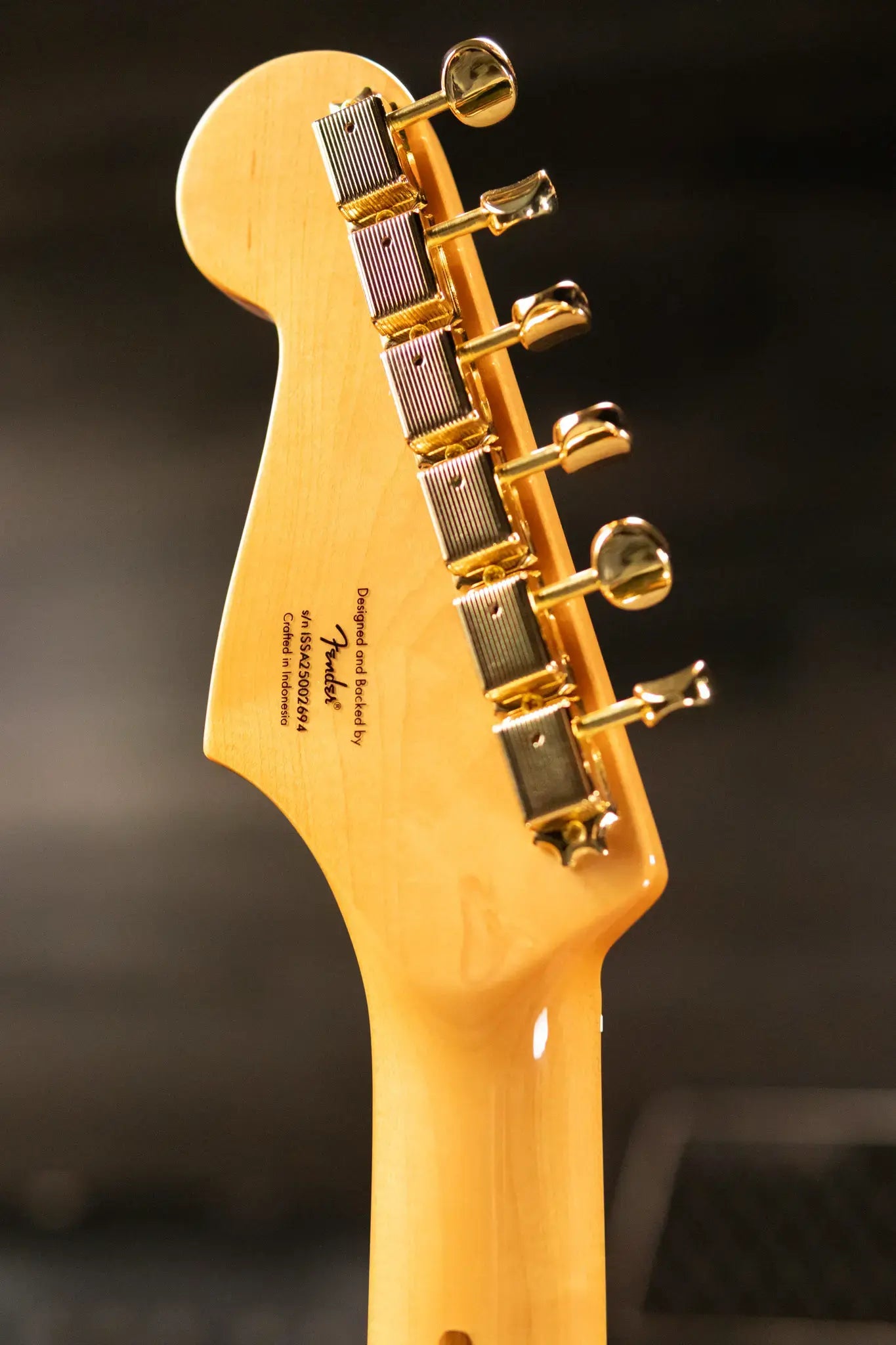 Squier FSR Classic Vibe '50s Stratocaster, Maple Fingerboard, Parchment Pickguard, Gold Hardware - White Blonde