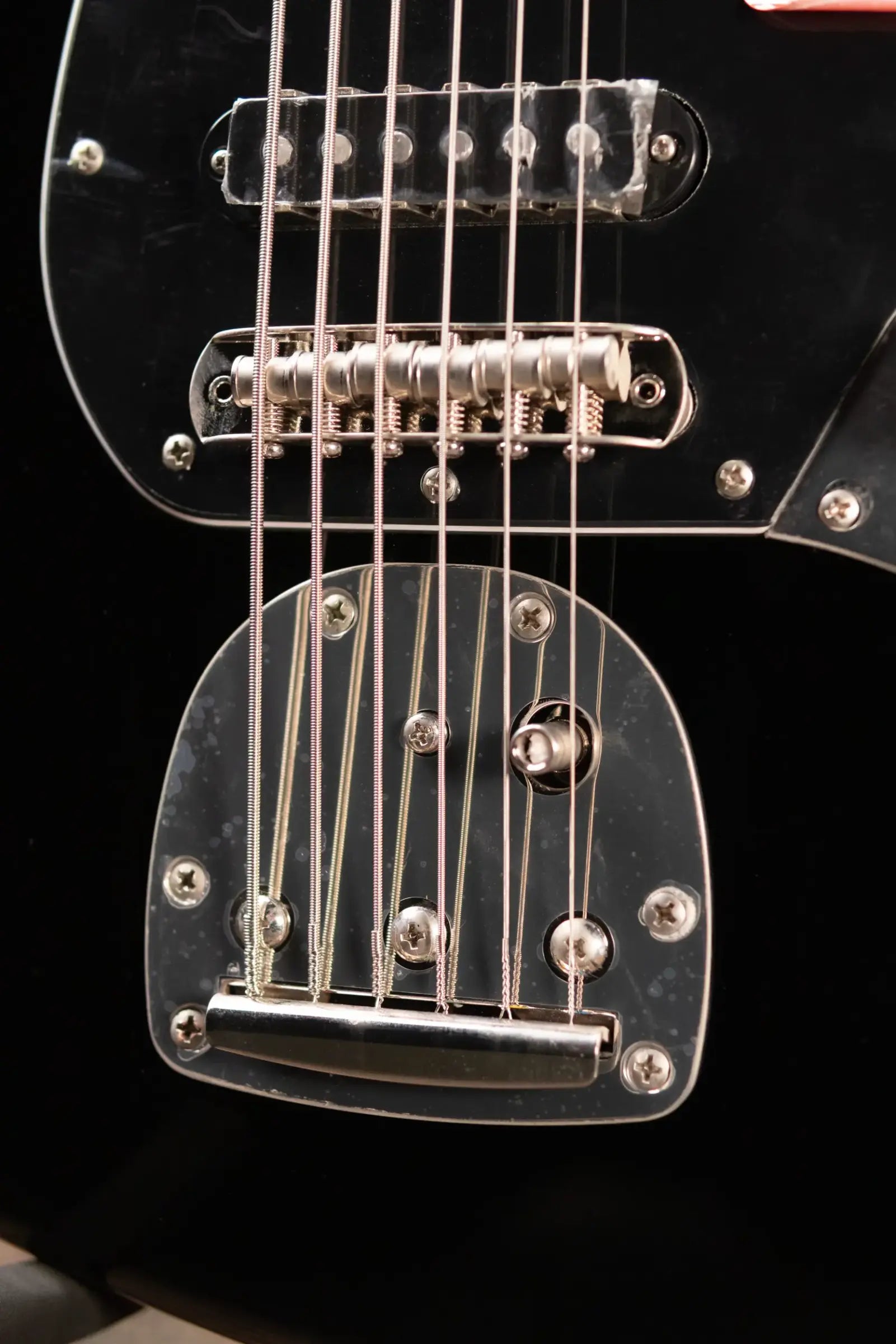 Squier FSR Classic Vibe Bass VI - Black with Matching Headstock