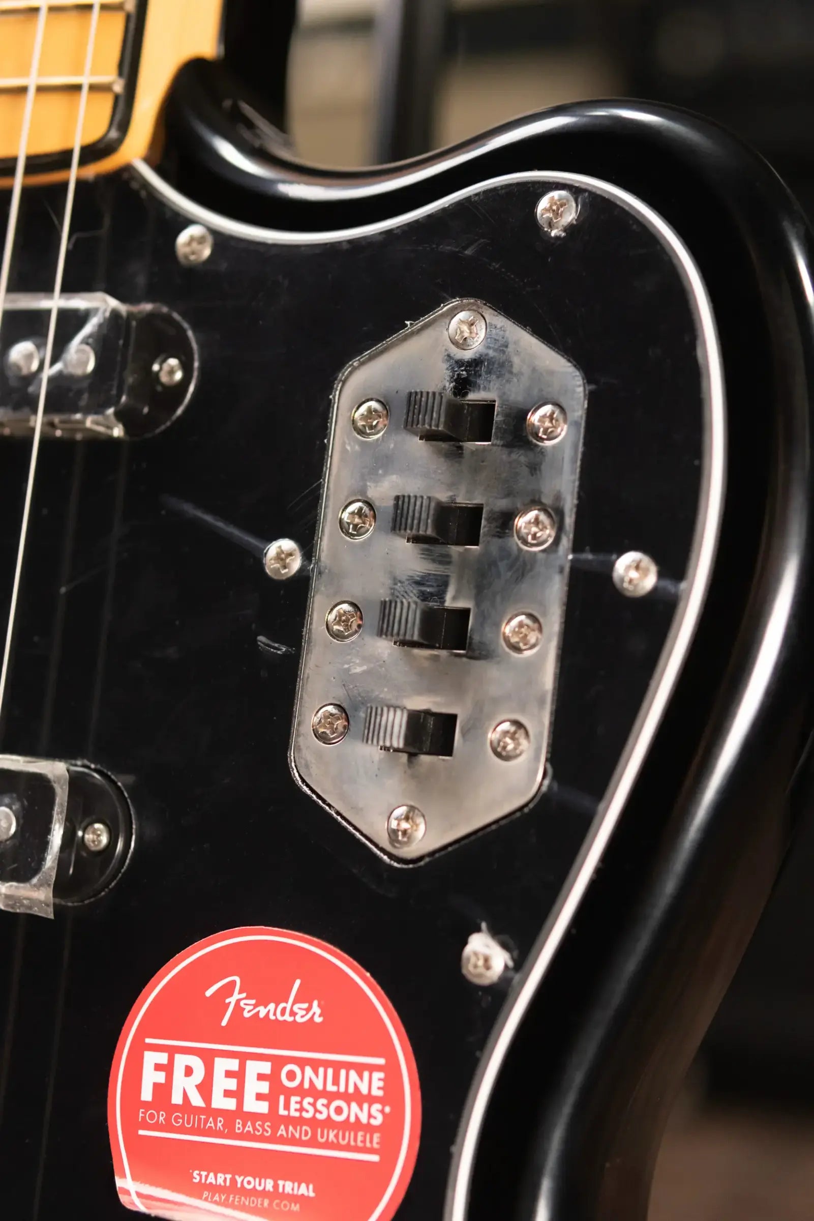 Squier FSR Classic Vibe Bass VI - Black with Matching Headstock