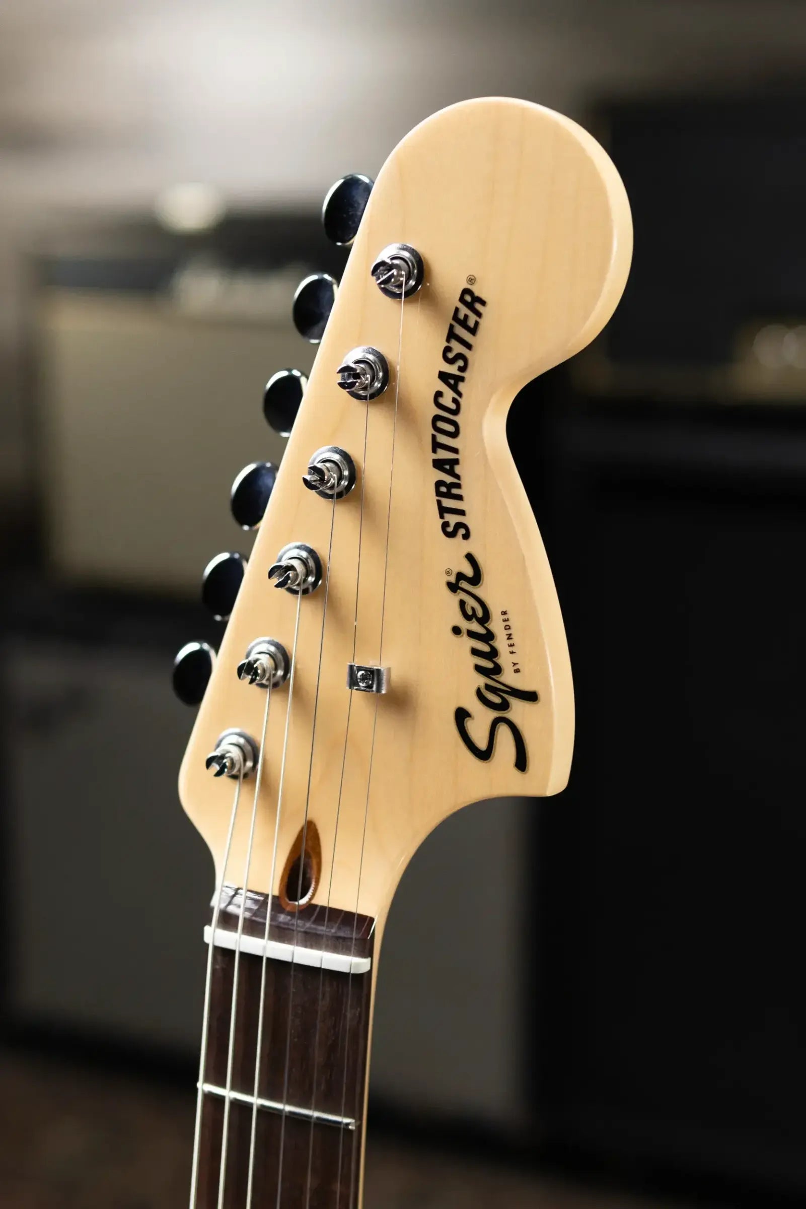 Squier Paranormal Stratocaster Deluxe Electric Guitar - Vintage White