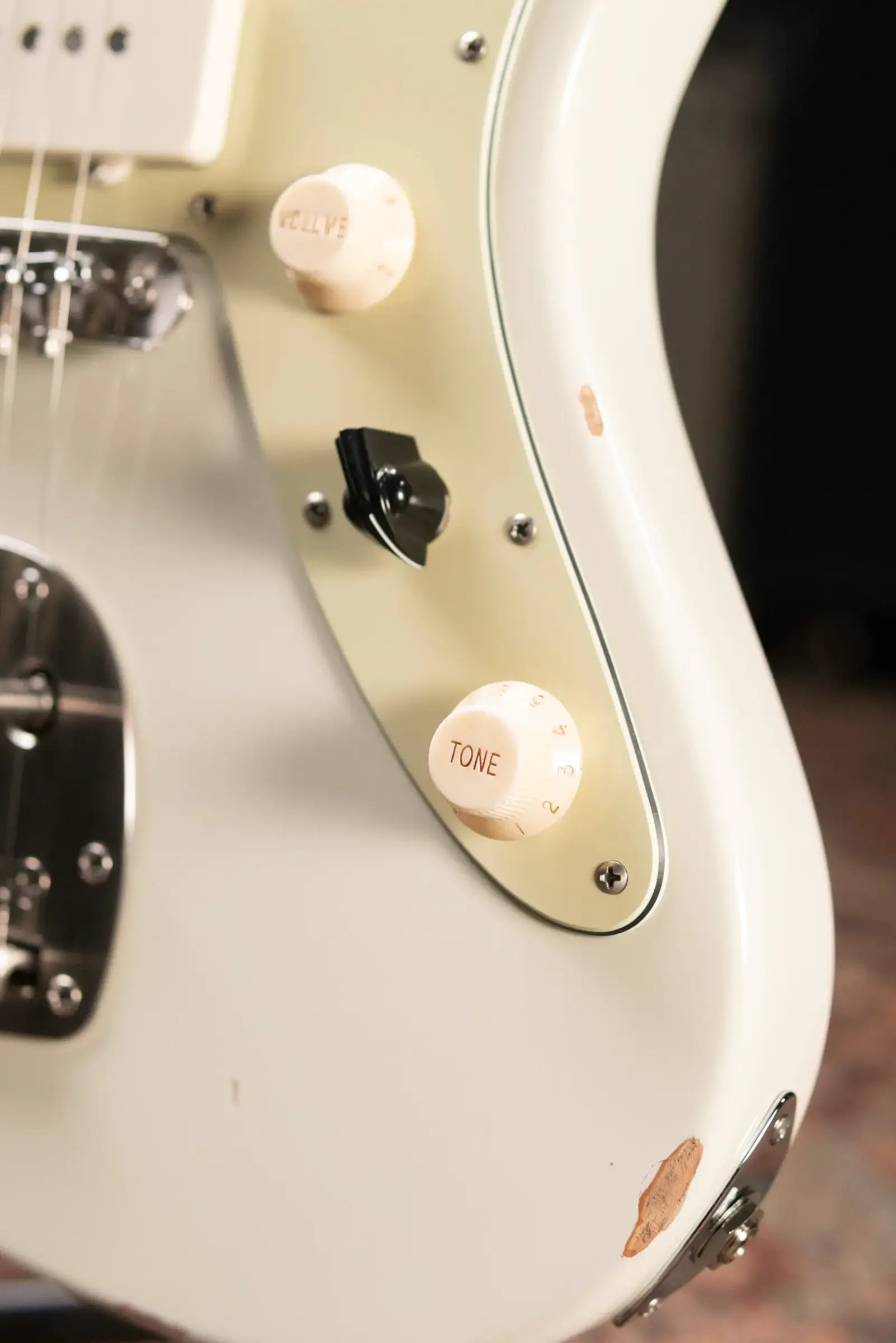 Suhr Classic JM Antique LE Electric Guitar - Olympic White with Gig Bag